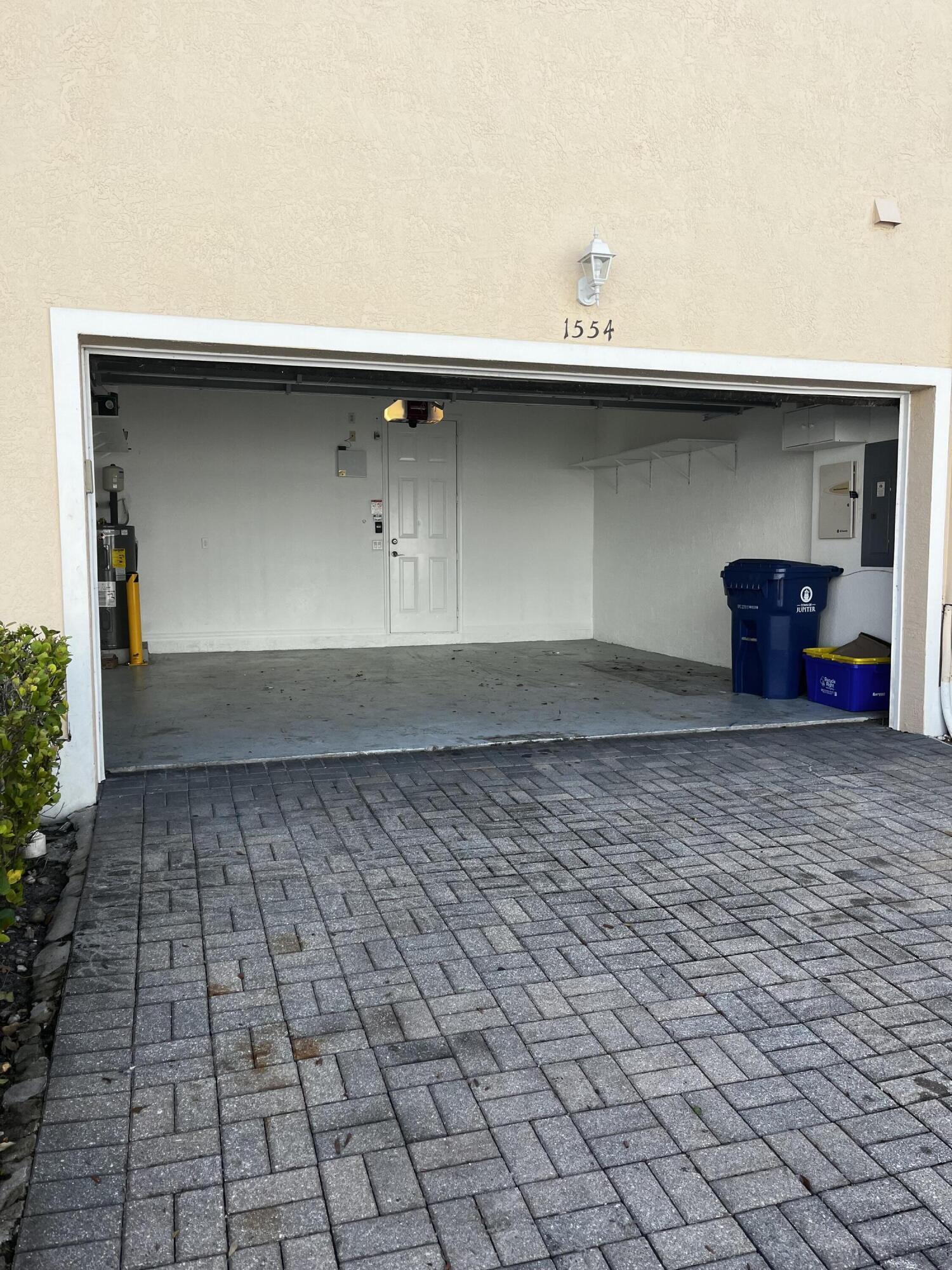 ABACOA TOWN CENTER 3 - Residential Lease