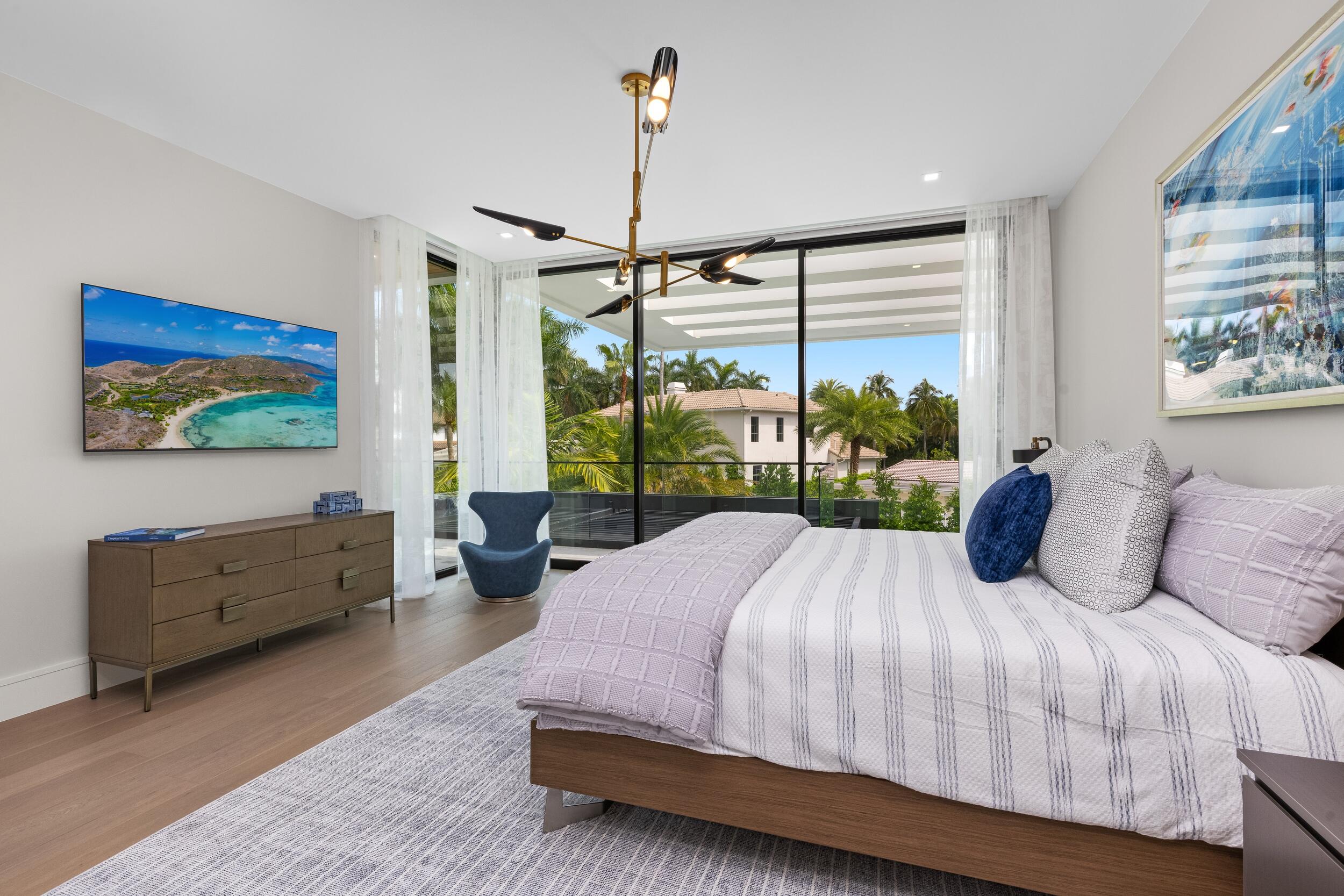 ROYAL PALM YACHT & COUNTRY CLUB - Residential