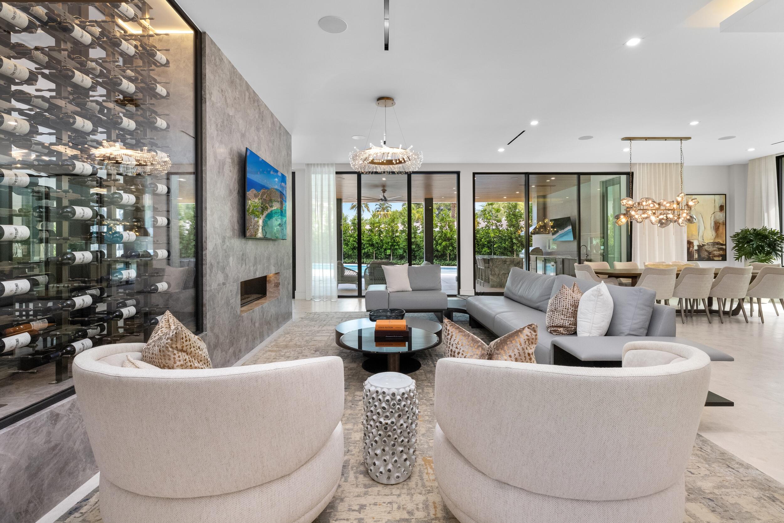 ROYAL PALM YACHT & COUNTRY CLUB - Residential
