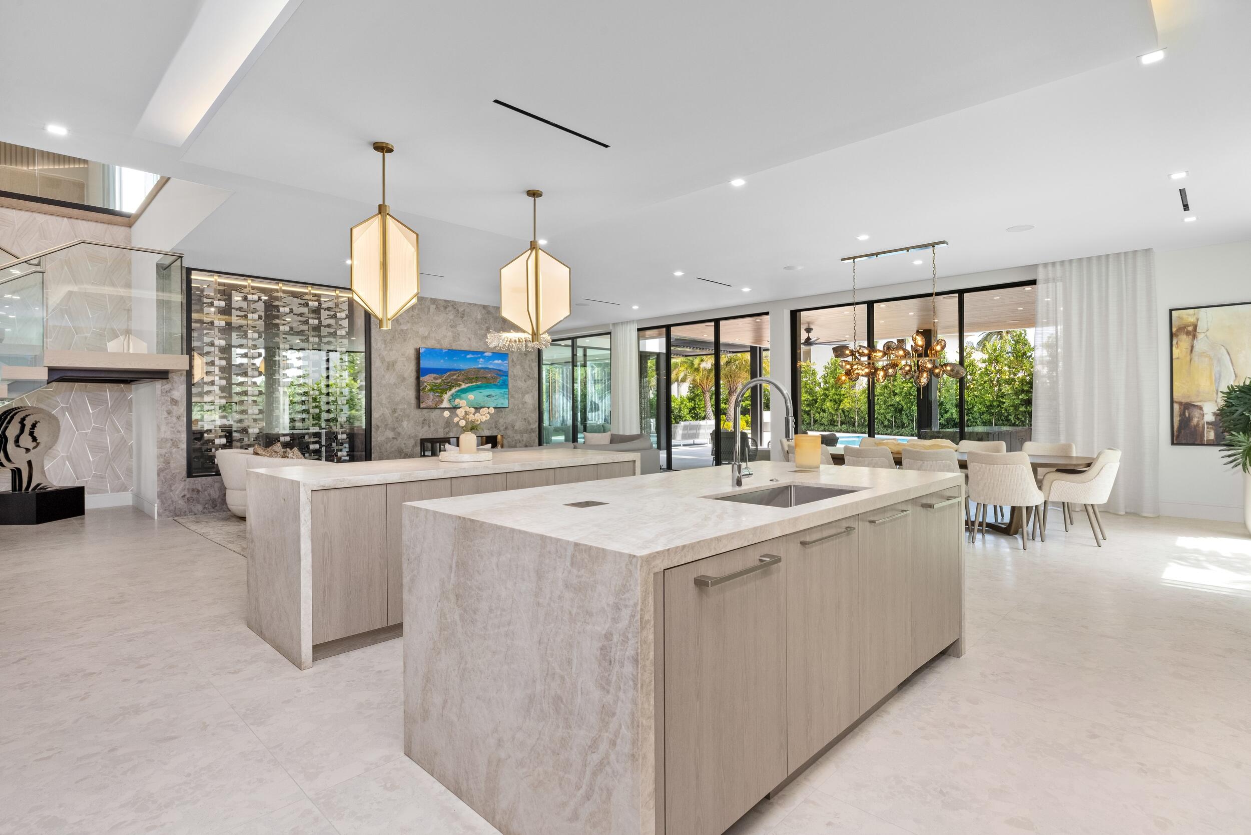 ROYAL PALM YACHT & COUNTRY CLUB - Residential