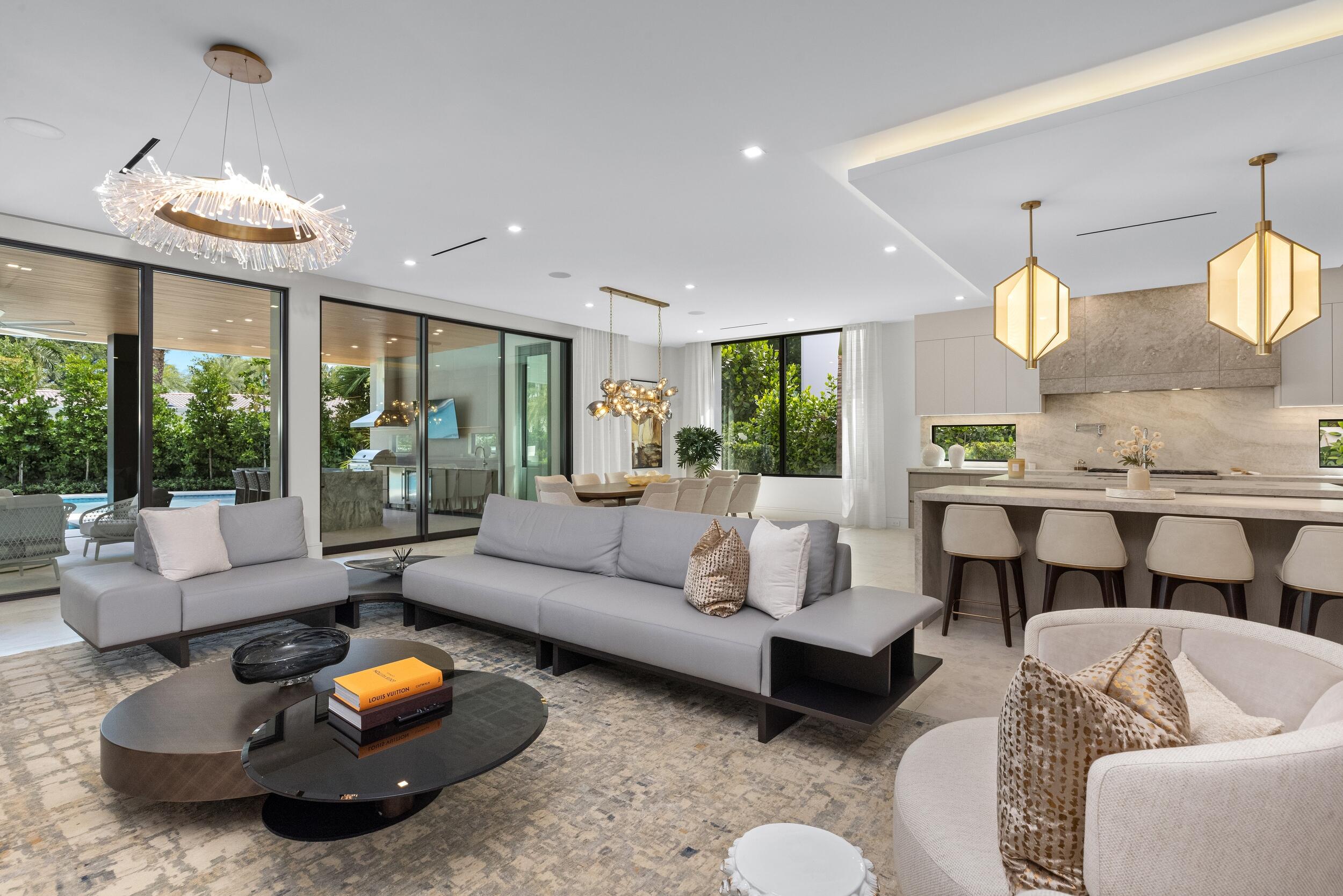 ROYAL PALM YACHT & COUNTRY CLUB - Residential
