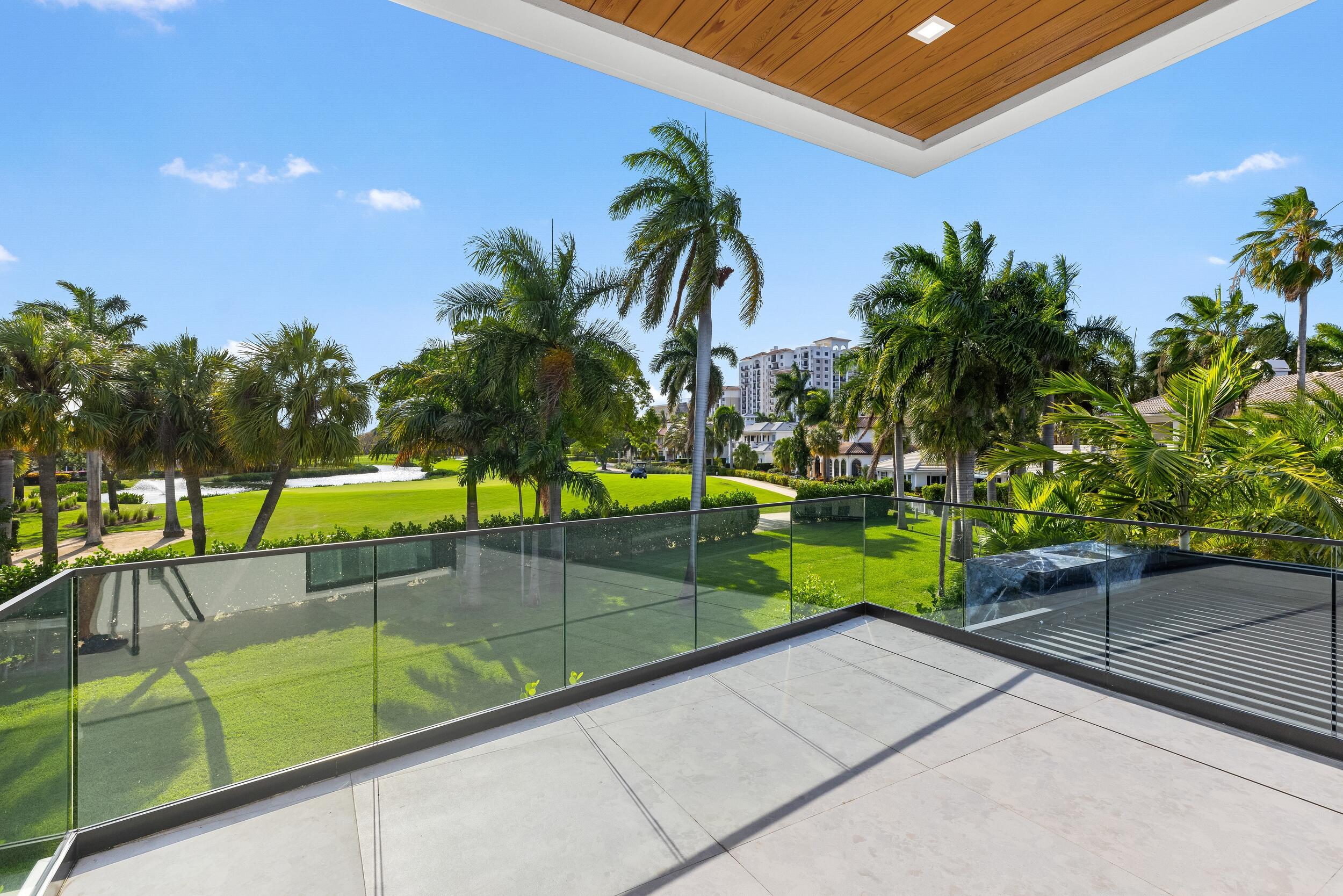 ROYAL PALM YACHT & COUNTRY CLUB - Residential