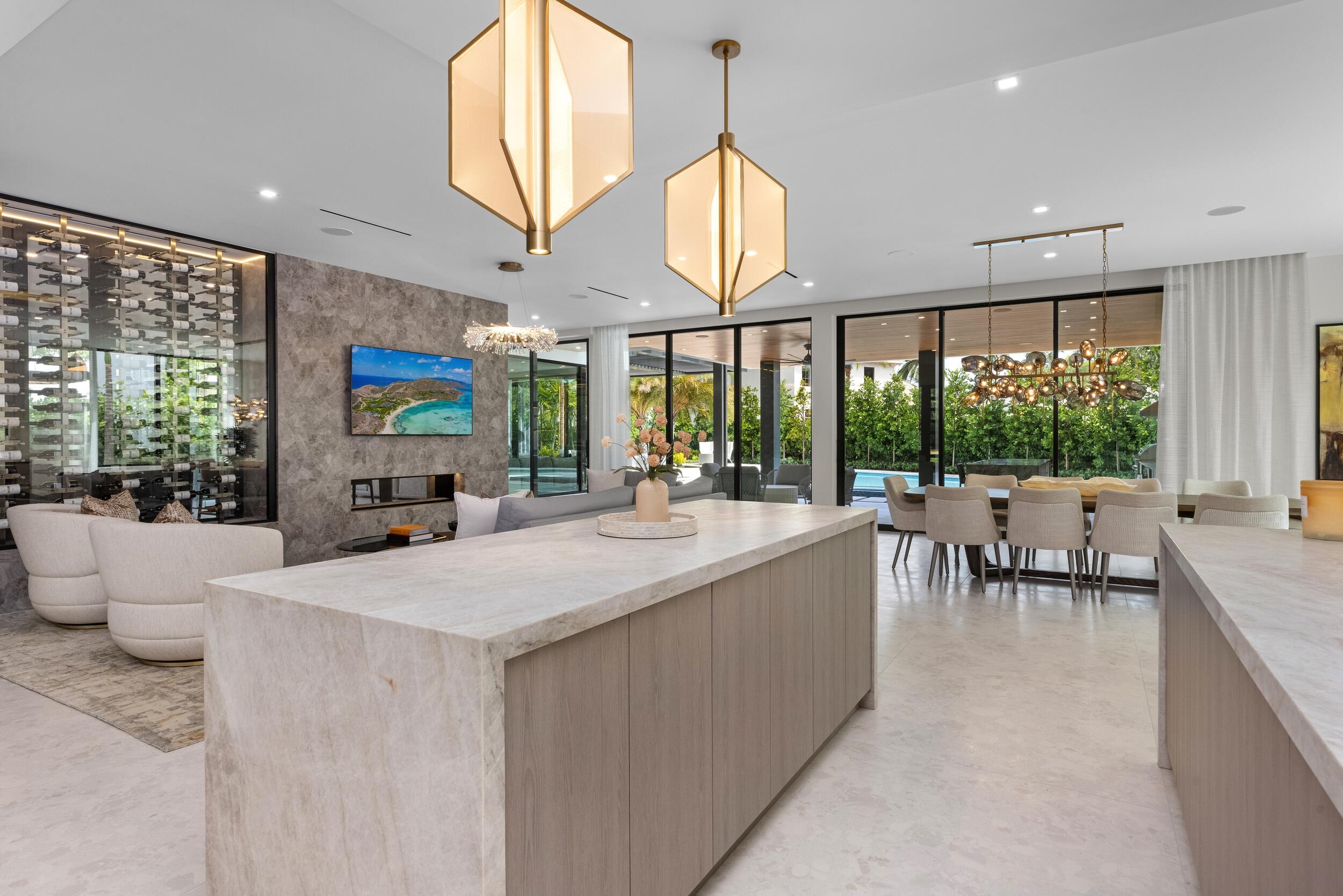 ROYAL PALM YACHT & COUNTRY CLUB - Residential