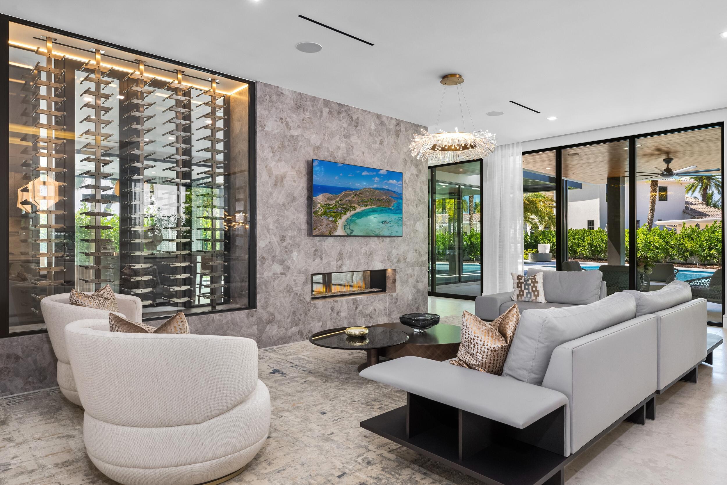 ROYAL PALM YACHT & COUNTRY CLUB - Residential