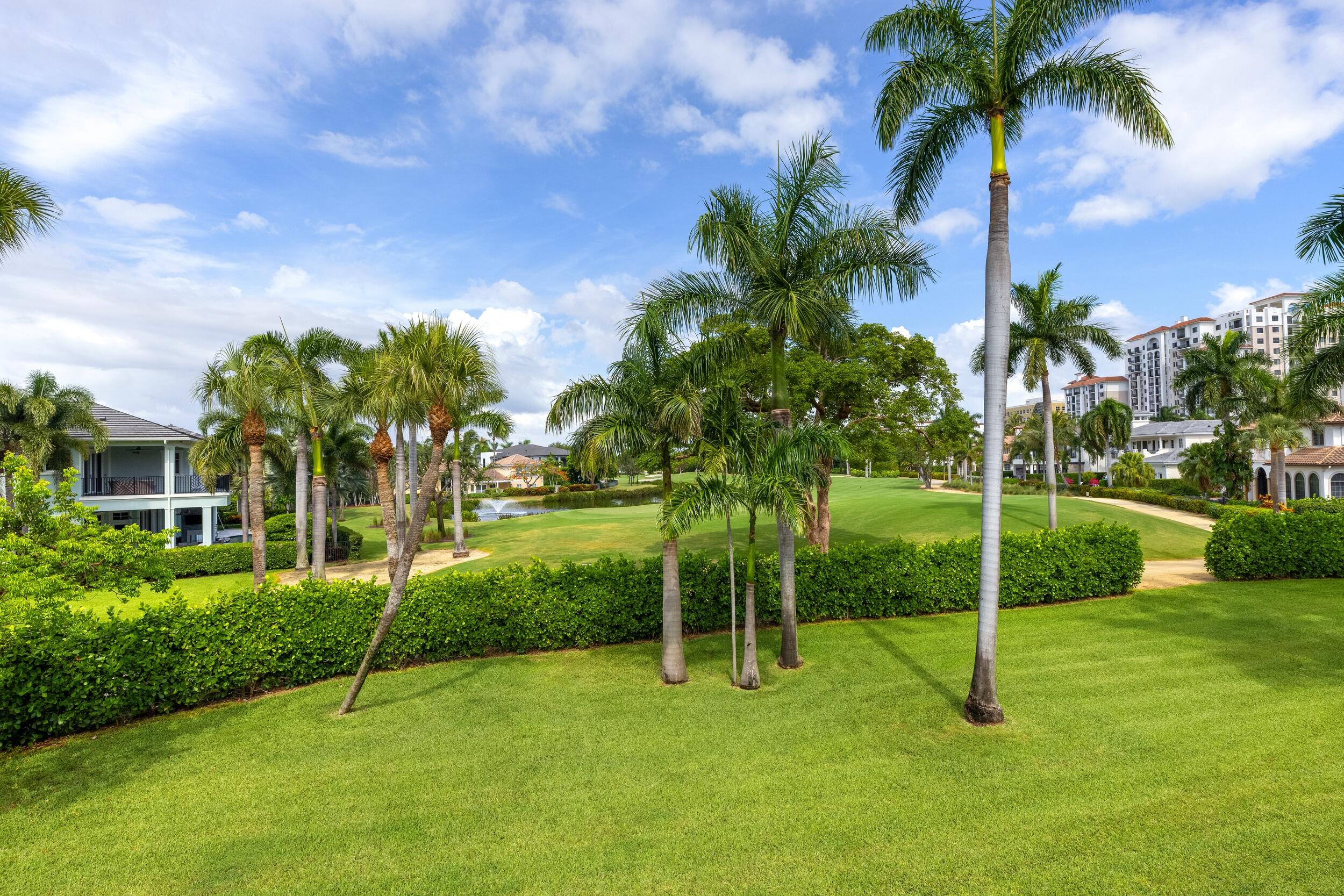 ROYAL PALM YACHT & COUNTRY CLUB - Residential