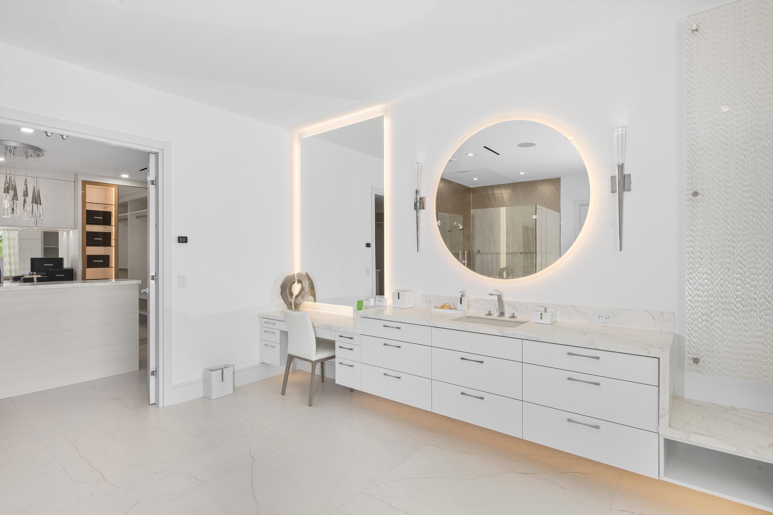 ROYAL PALM YACHT & COUNTRY CLUB - Residential