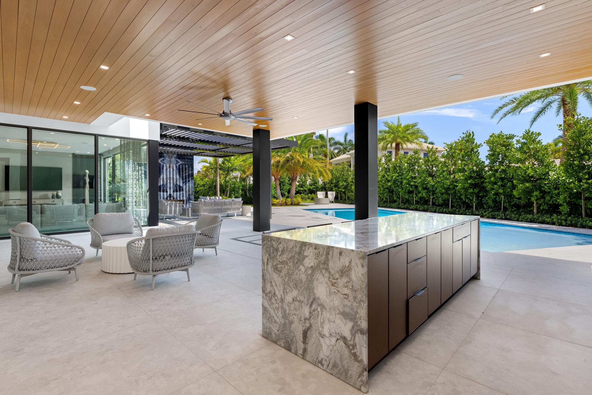 ROYAL PALM YACHT & COUNTRY CLUB - Residential