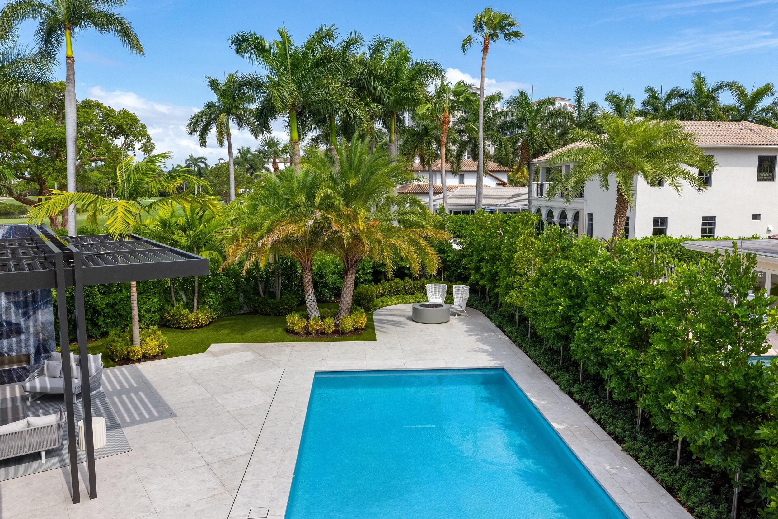 ROYAL PALM YACHT & COUNTRY CLUB - Residential
