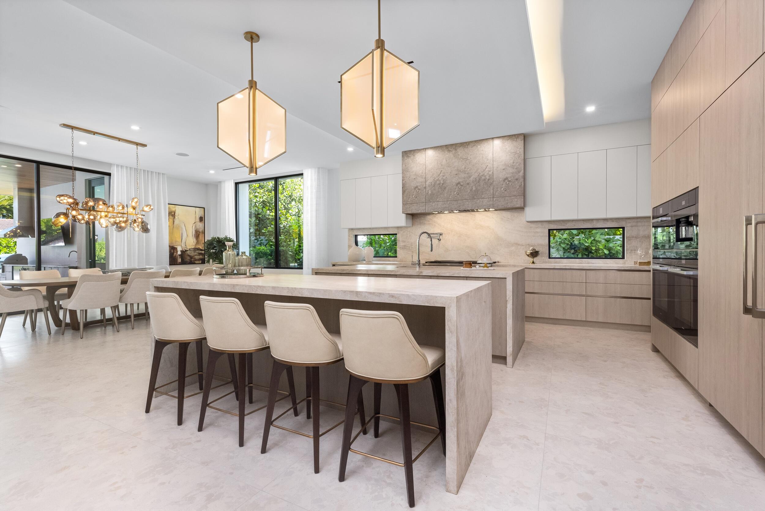 ROYAL PALM YACHT & COUNTRY CLUB - Residential