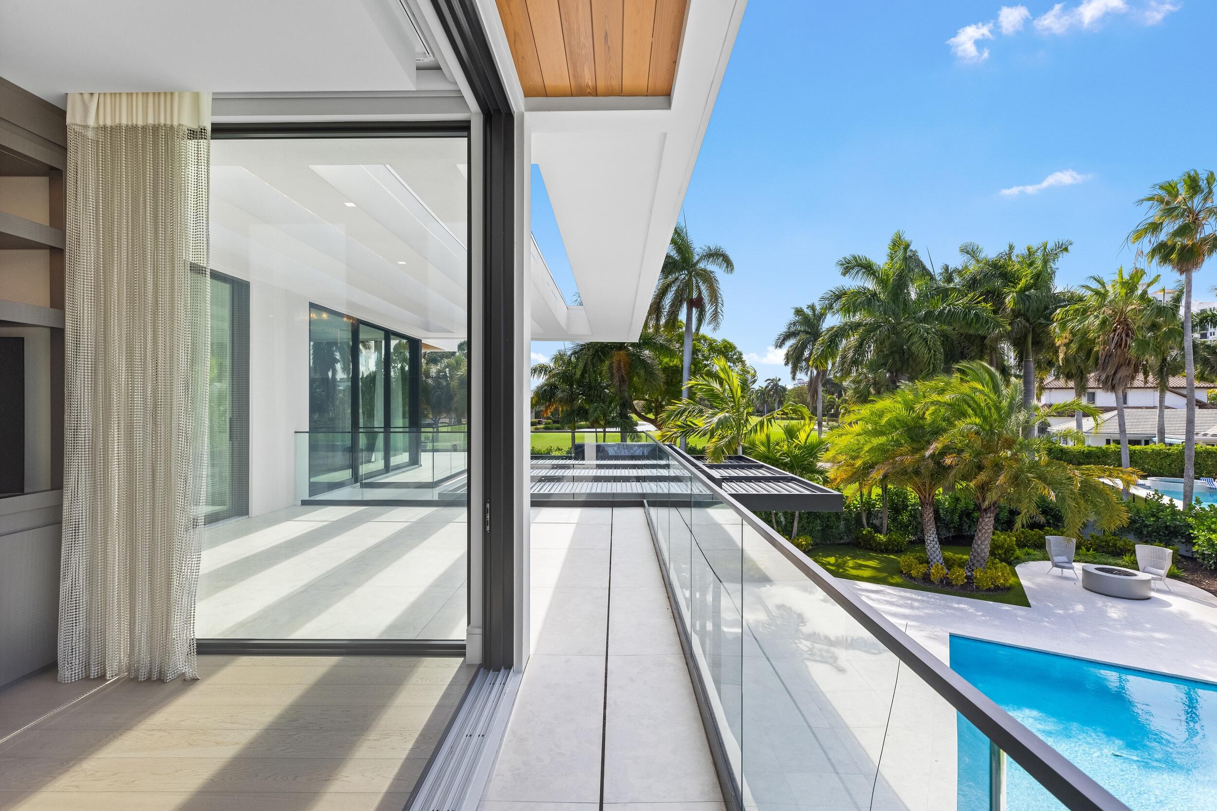 ROYAL PALM YACHT & COUNTRY CLUB - Residential