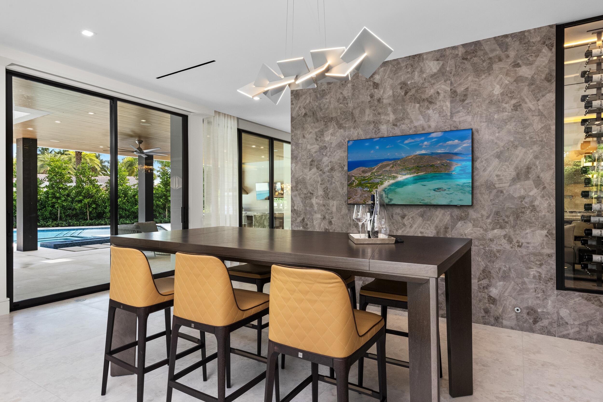 ROYAL PALM YACHT & COUNTRY CLUB - Residential