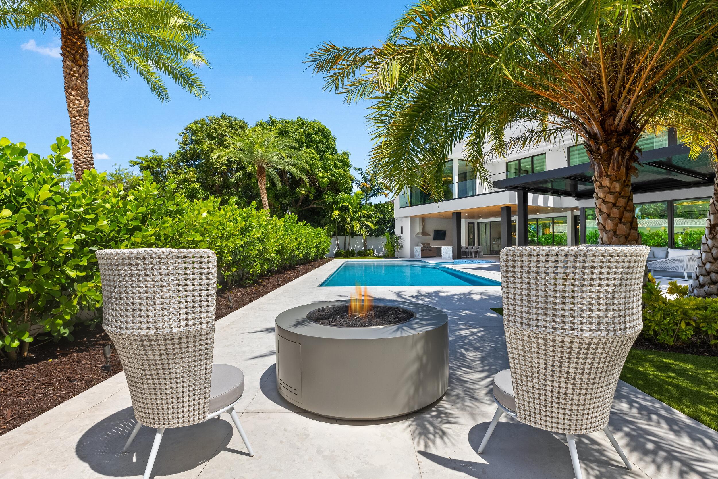 ROYAL PALM YACHT & COUNTRY CLUB - Residential