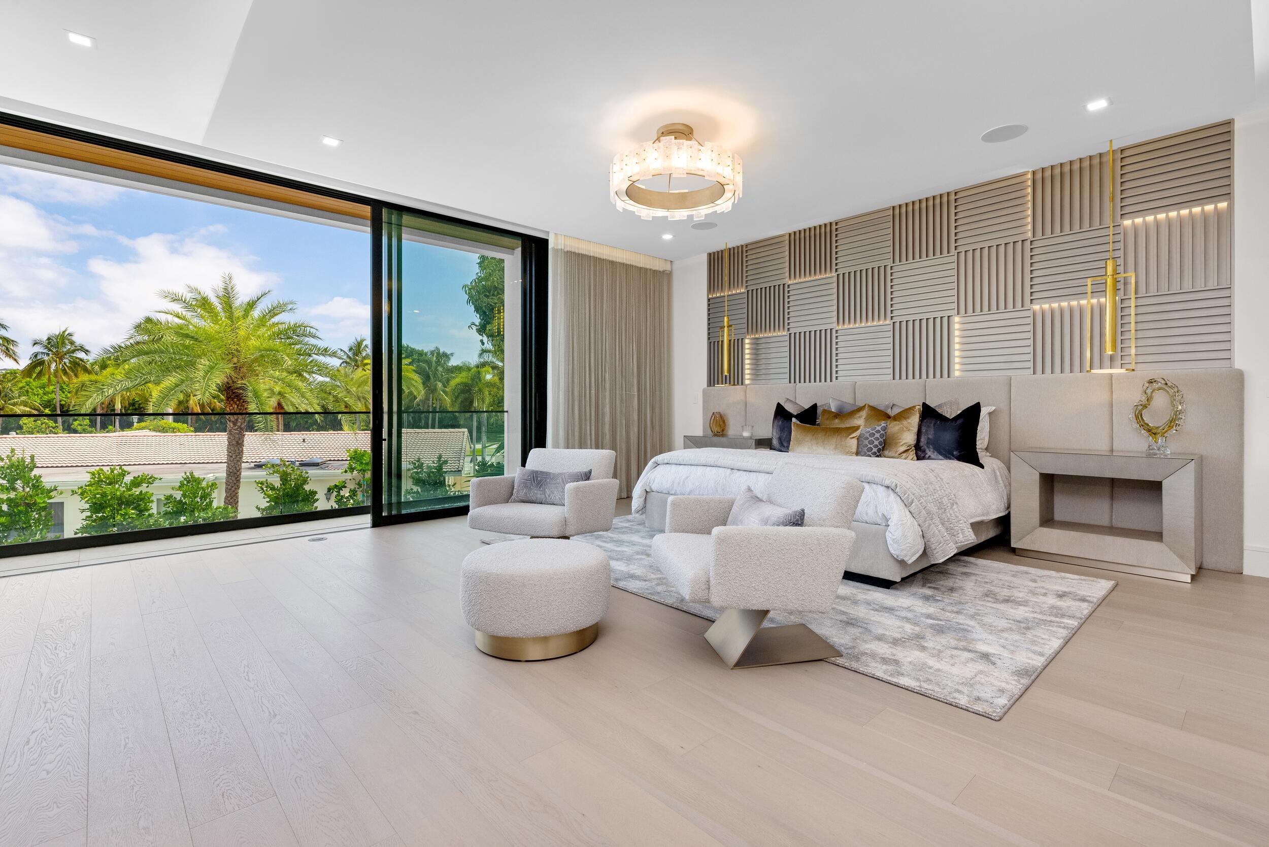 ROYAL PALM YACHT & COUNTRY CLUB - Residential