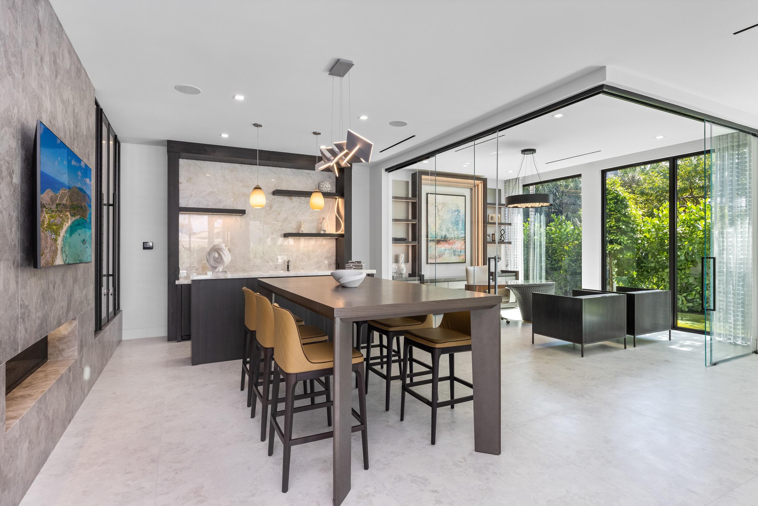 ROYAL PALM YACHT & COUNTRY CLUB - Residential