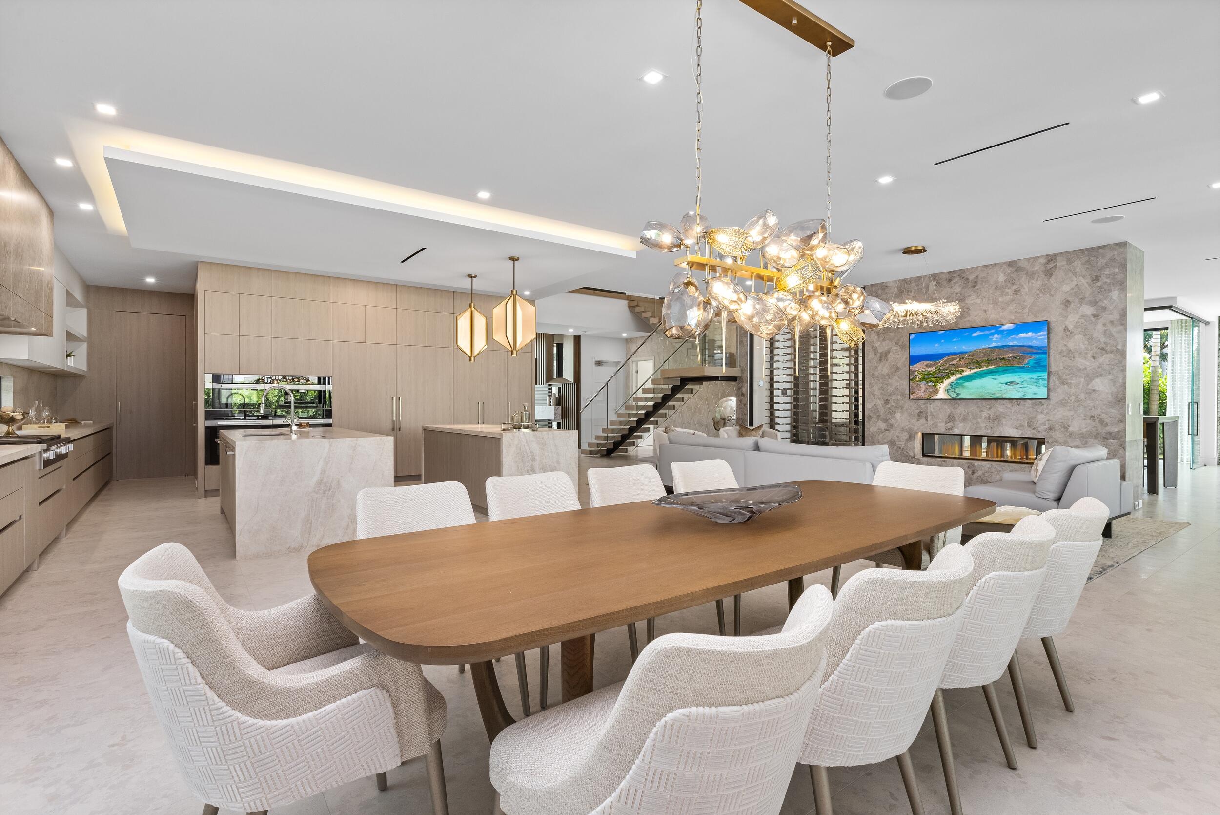 ROYAL PALM YACHT & COUNTRY CLUB - Residential