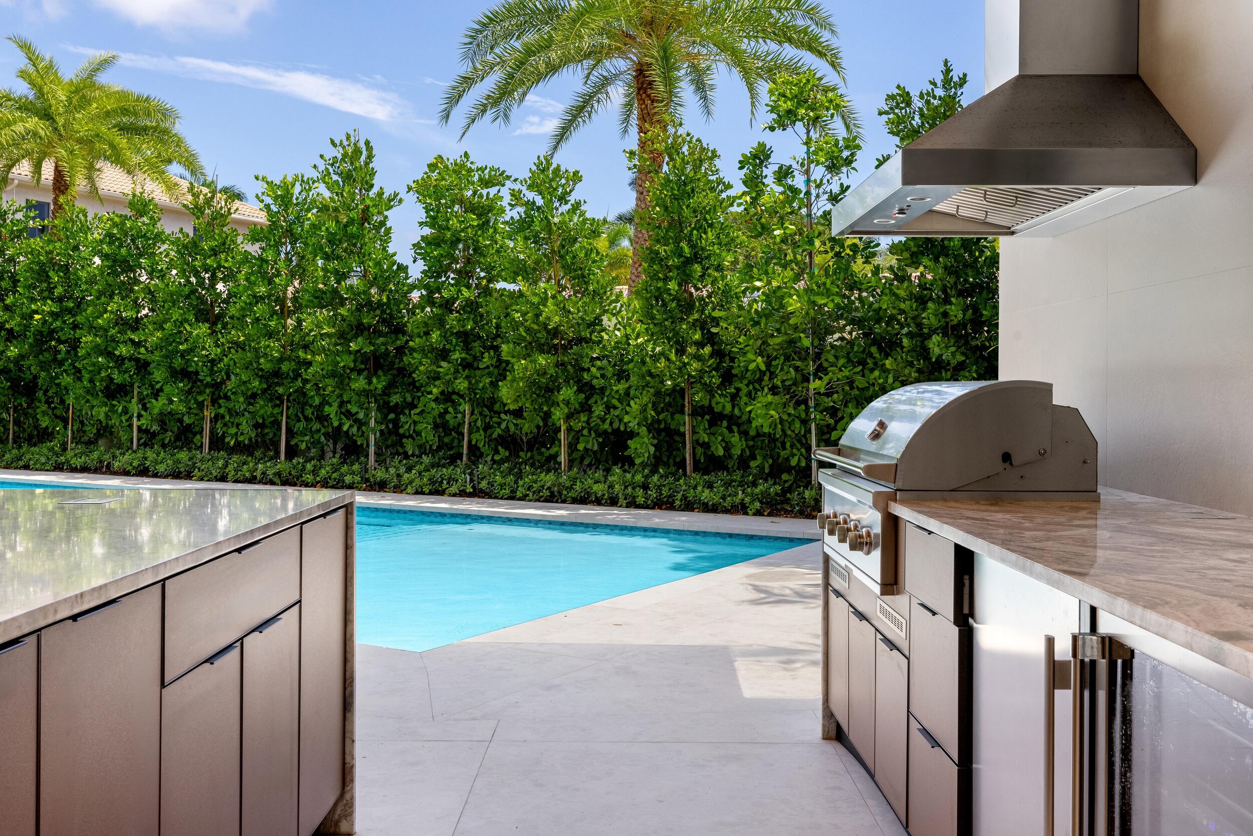 ROYAL PALM YACHT & COUNTRY CLUB - Residential