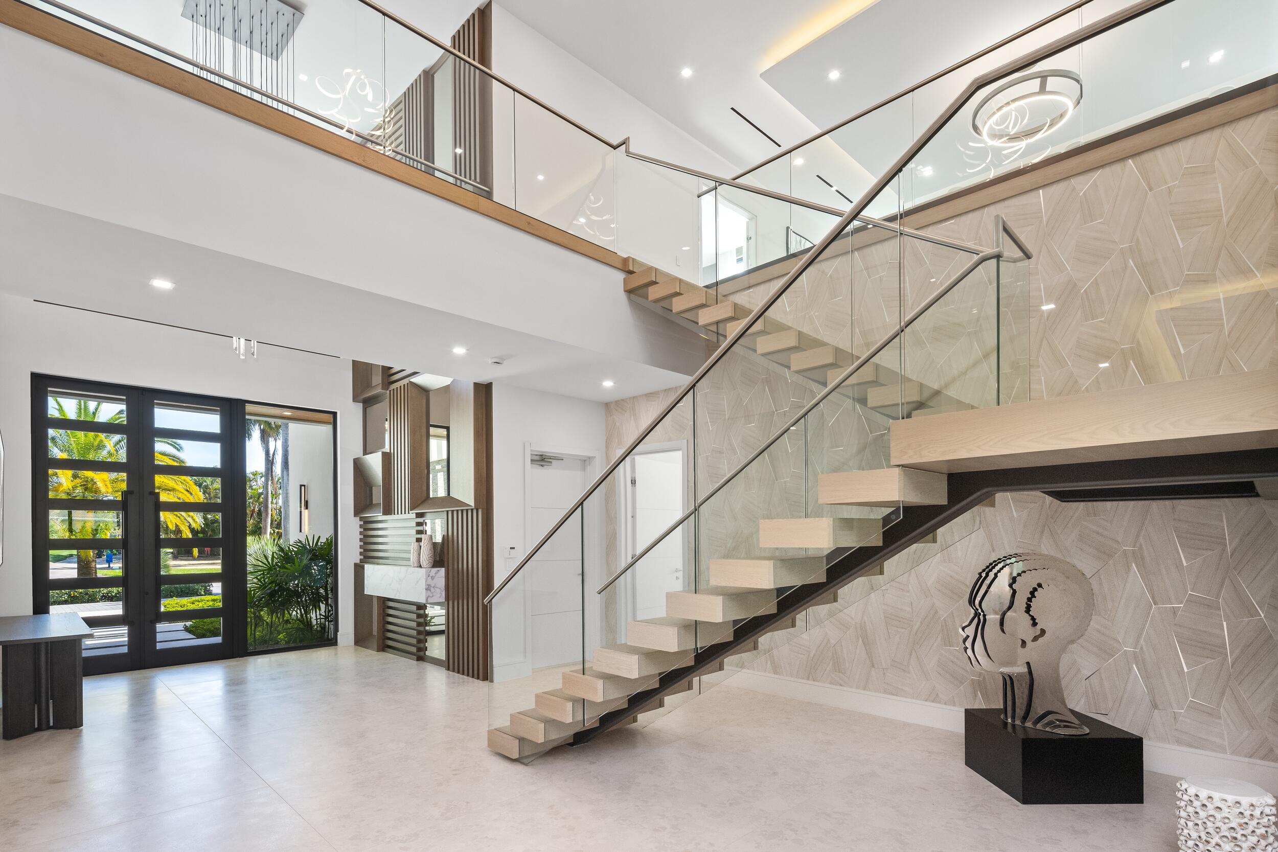 ROYAL PALM YACHT & COUNTRY CLUB - Residential