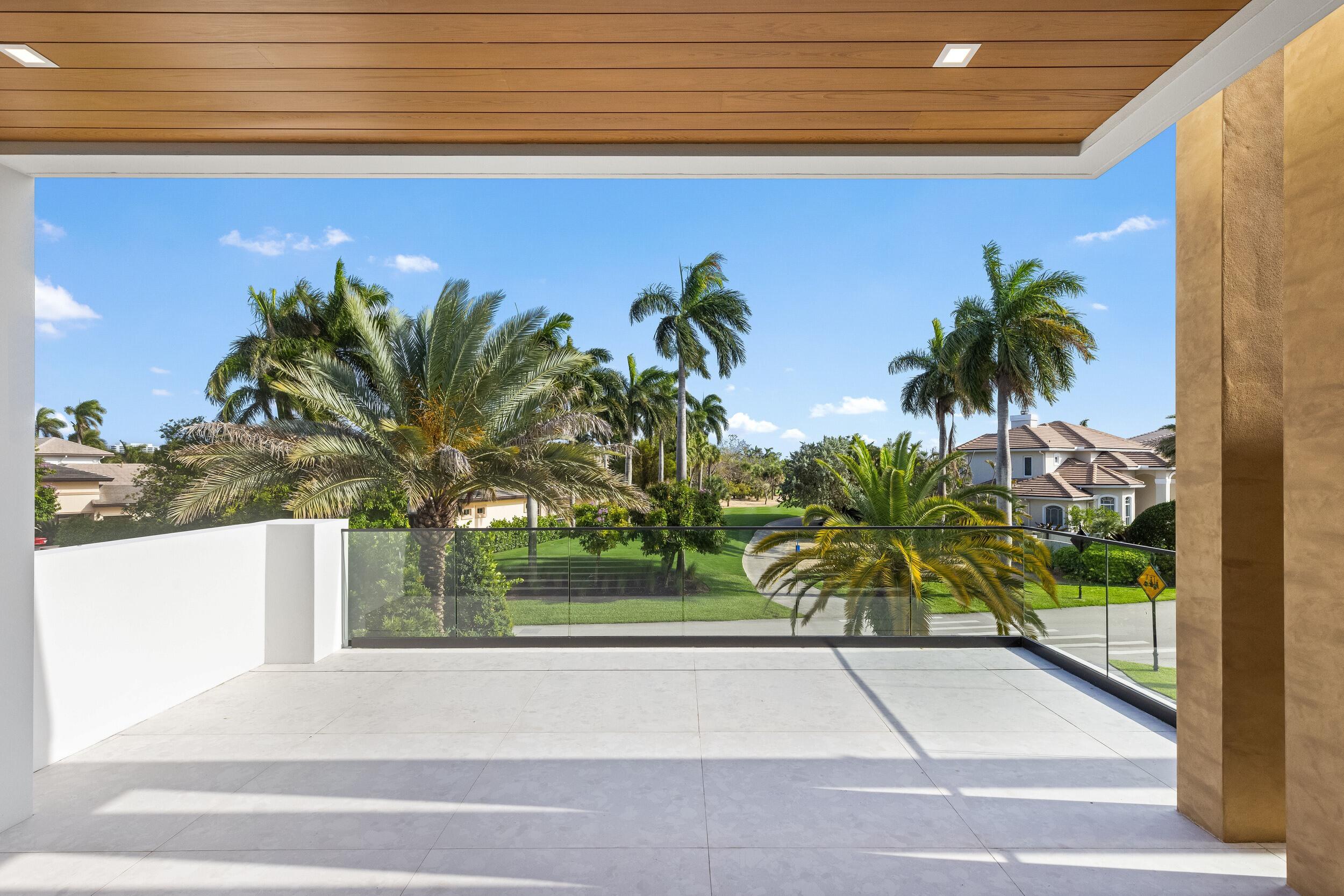 ROYAL PALM YACHT & COUNTRY CLUB - Residential