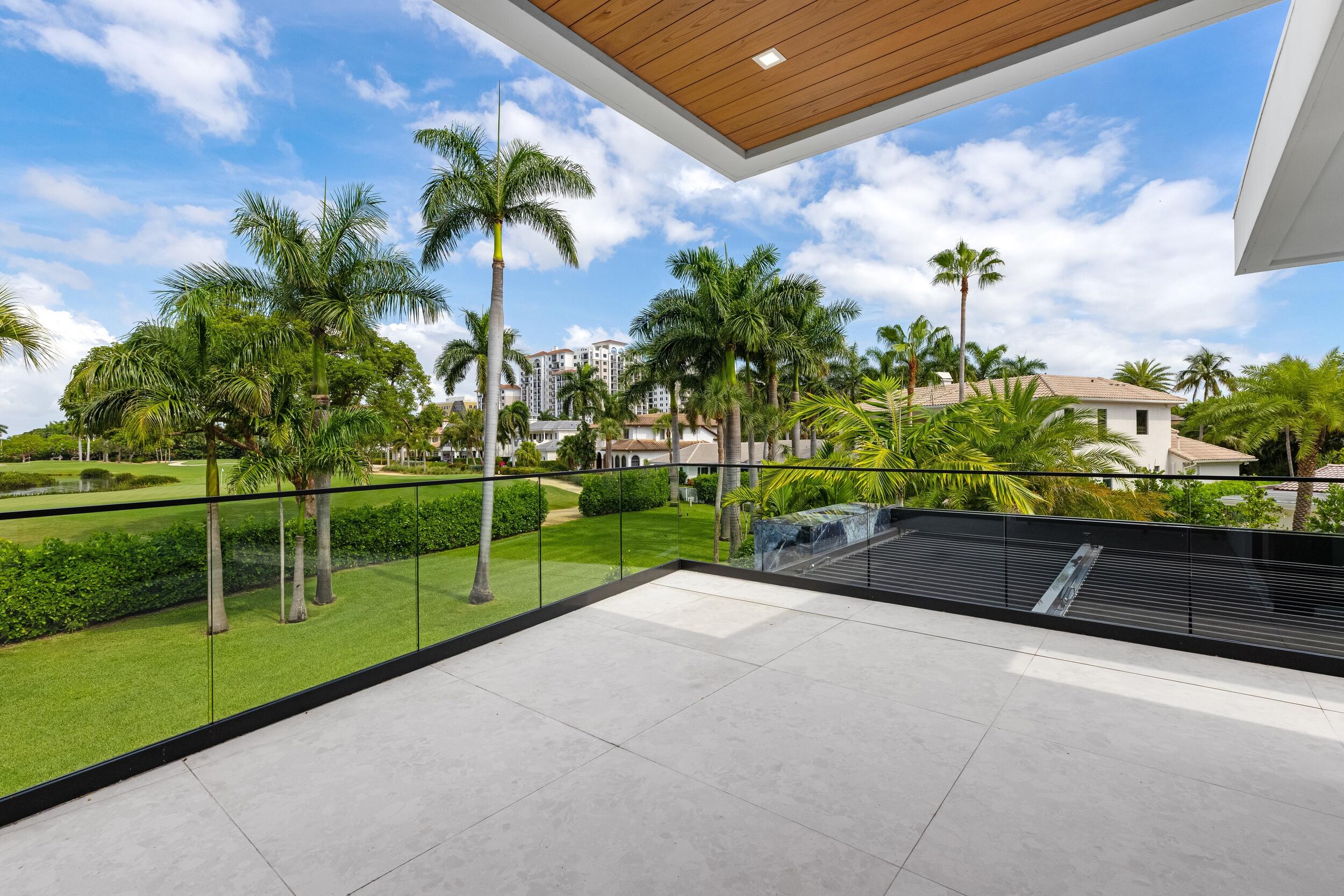 ROYAL PALM YACHT & COUNTRY CLUB - Residential
