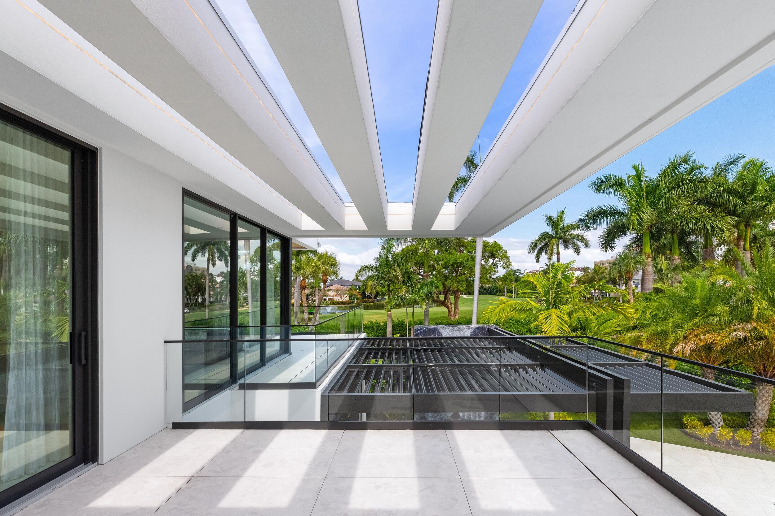 ROYAL PALM YACHT & COUNTRY CLUB - Residential