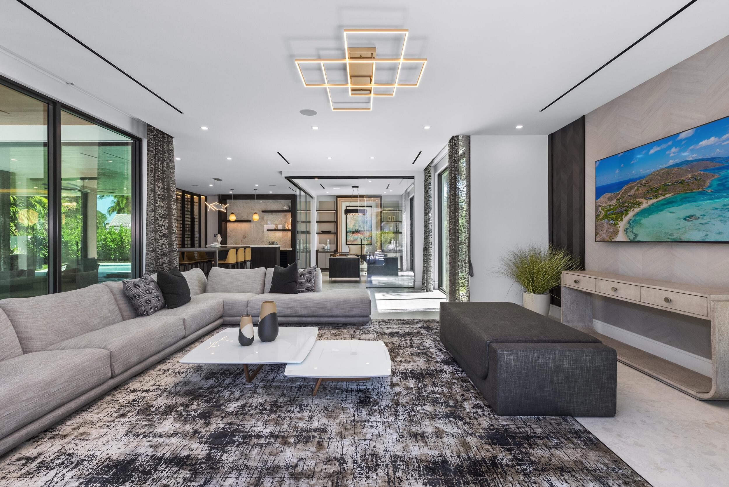 ROYAL PALM YACHT & COUNTRY CLUB - Residential