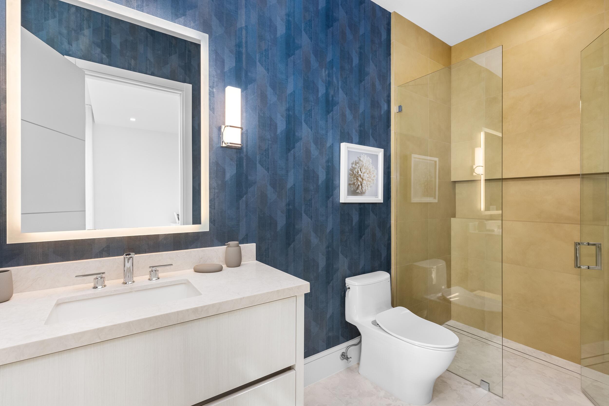 ROYAL PALM YACHT & COUNTRY CLUB - Residential