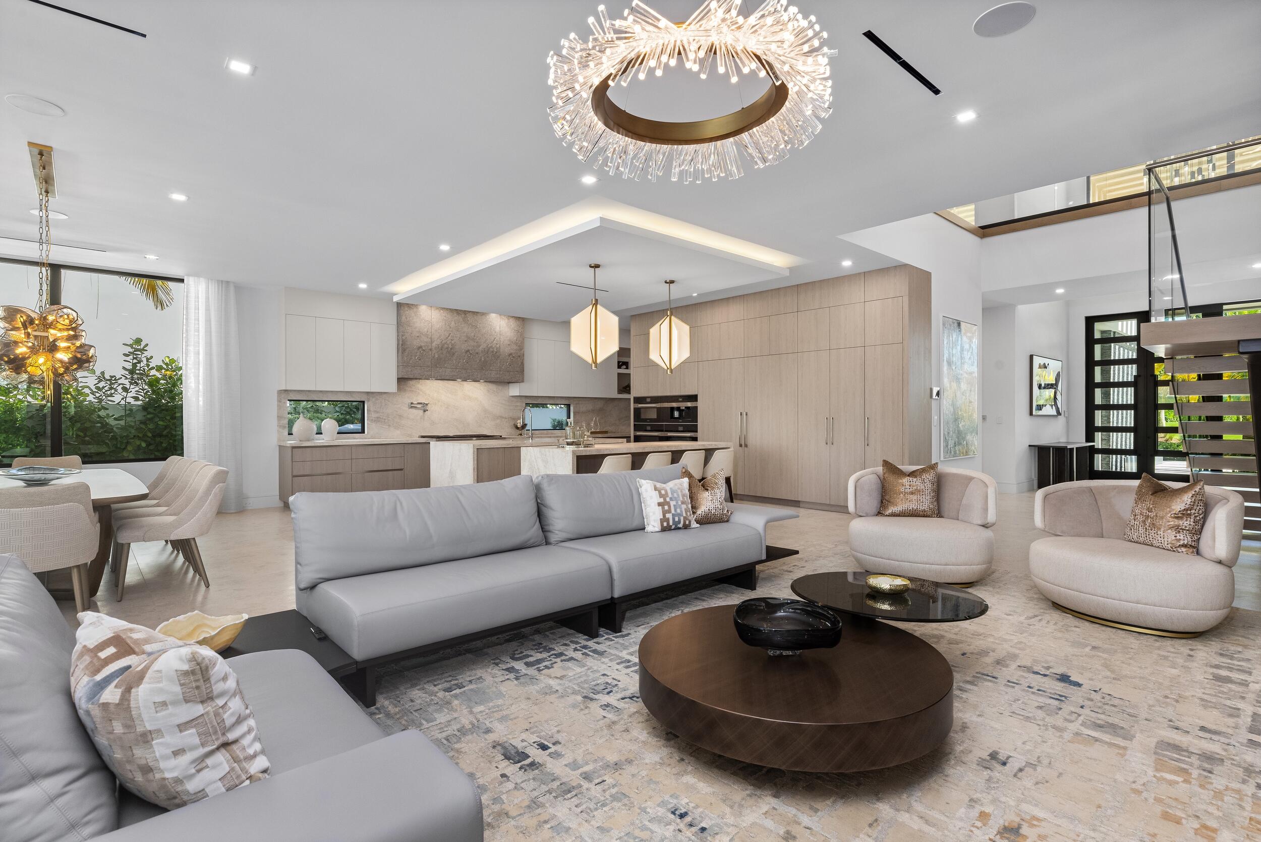 ROYAL PALM YACHT & COUNTRY CLUB - Residential