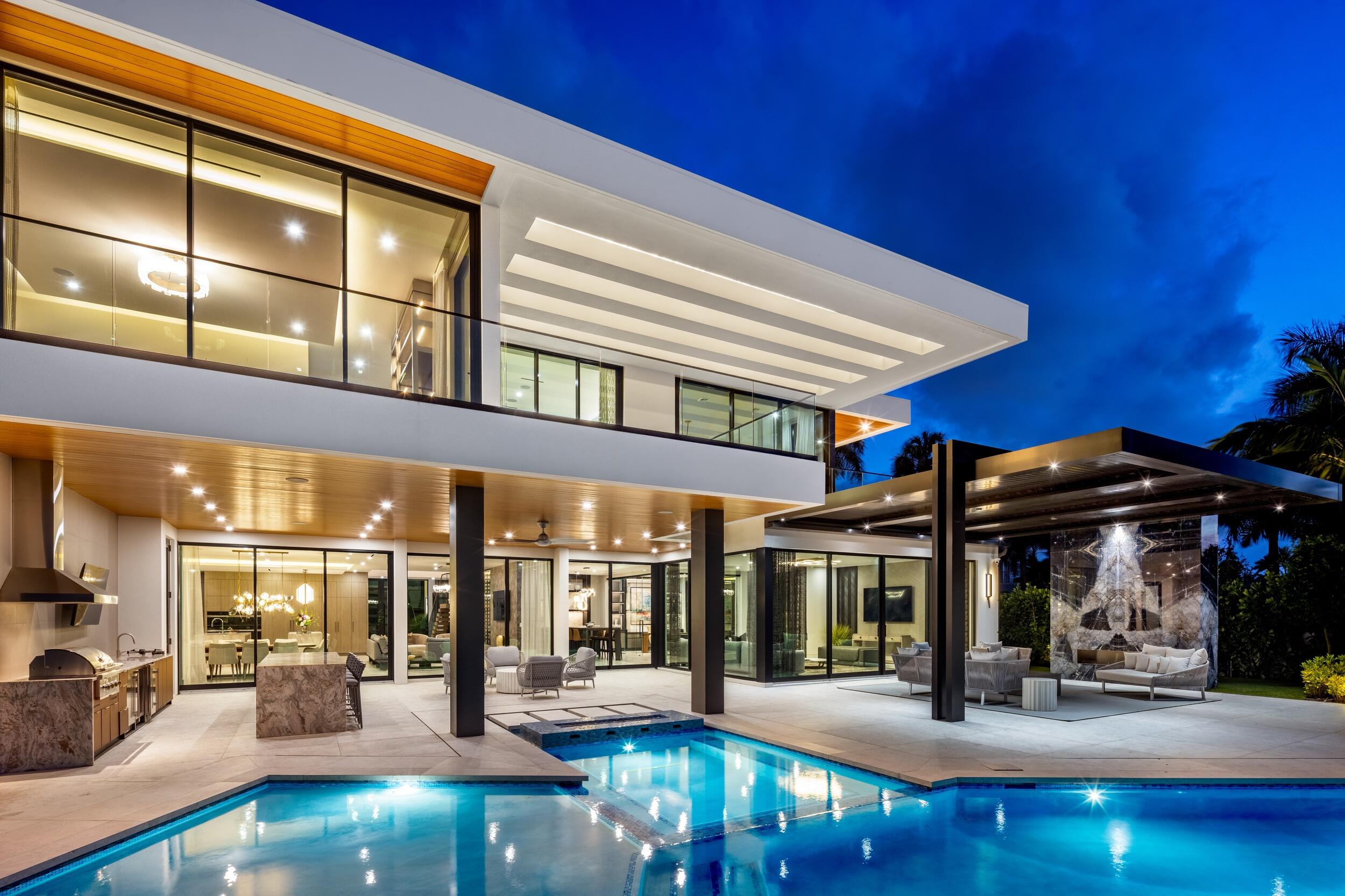 ROYAL PALM YACHT & COUNTRY CLUB - Residential