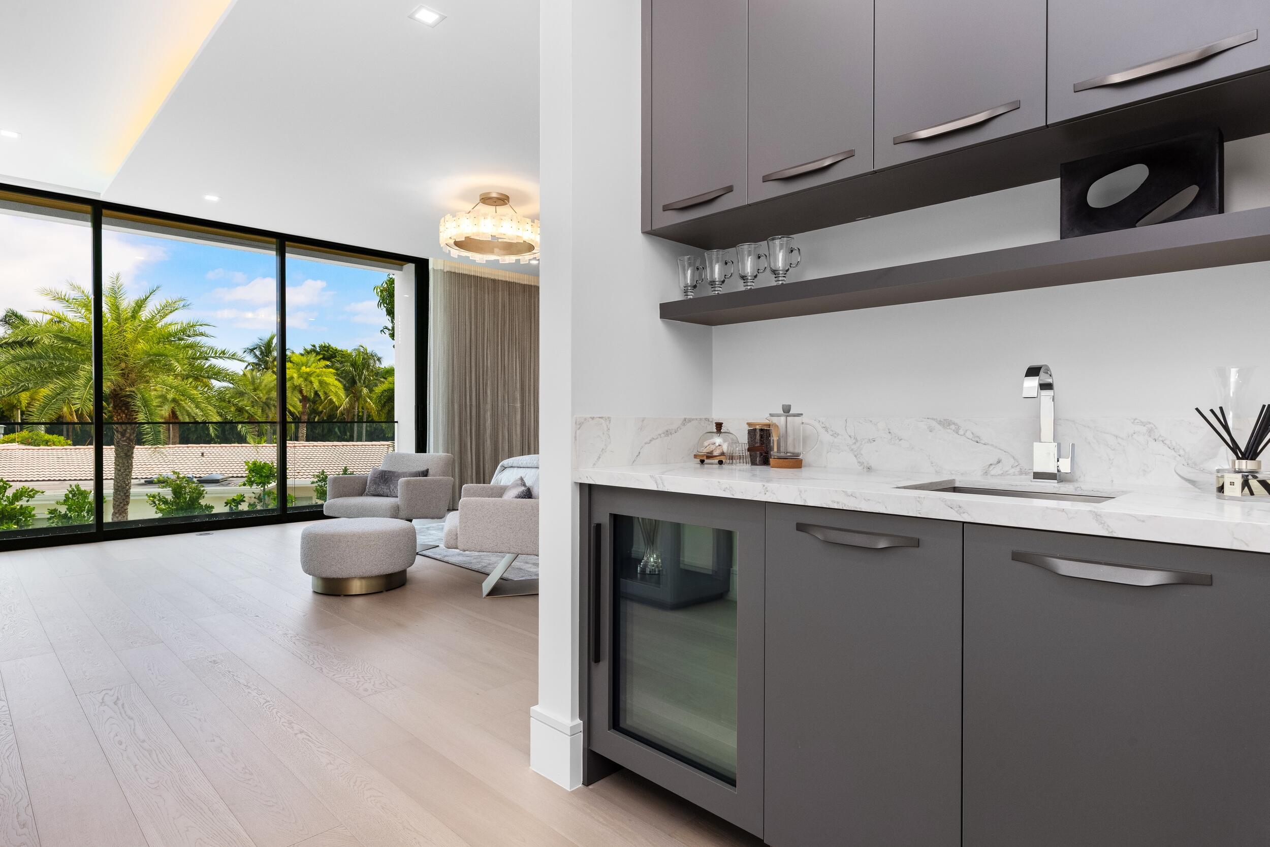 ROYAL PALM YACHT & COUNTRY CLUB - Residential