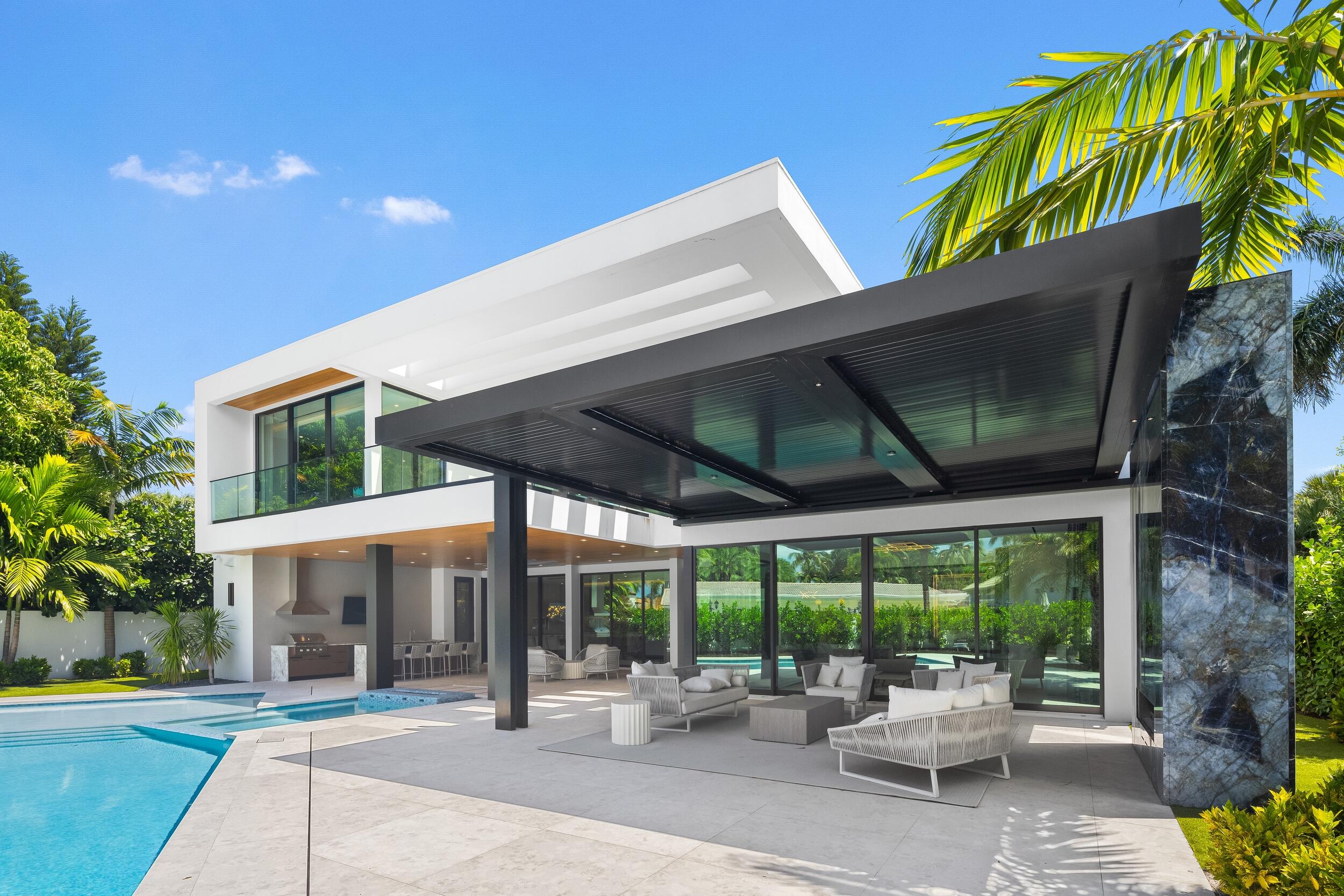 ROYAL PALM YACHT & COUNTRY CLUB - Residential