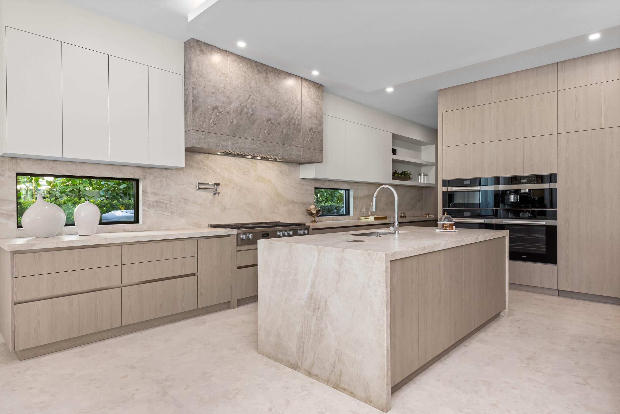 ROYAL PALM YACHT & COUNTRY CLUB - Residential