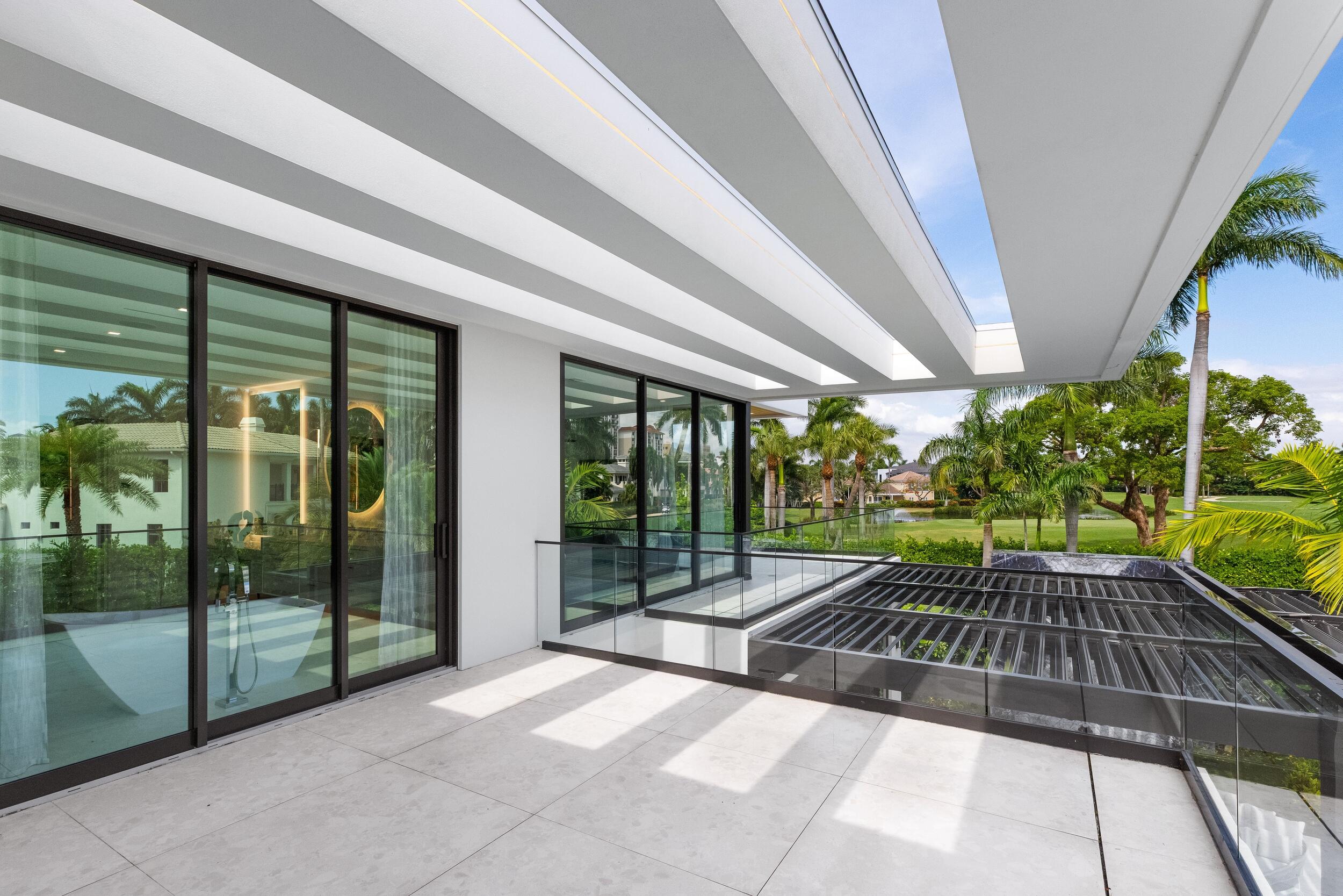 ROYAL PALM YACHT & COUNTRY CLUB - Residential