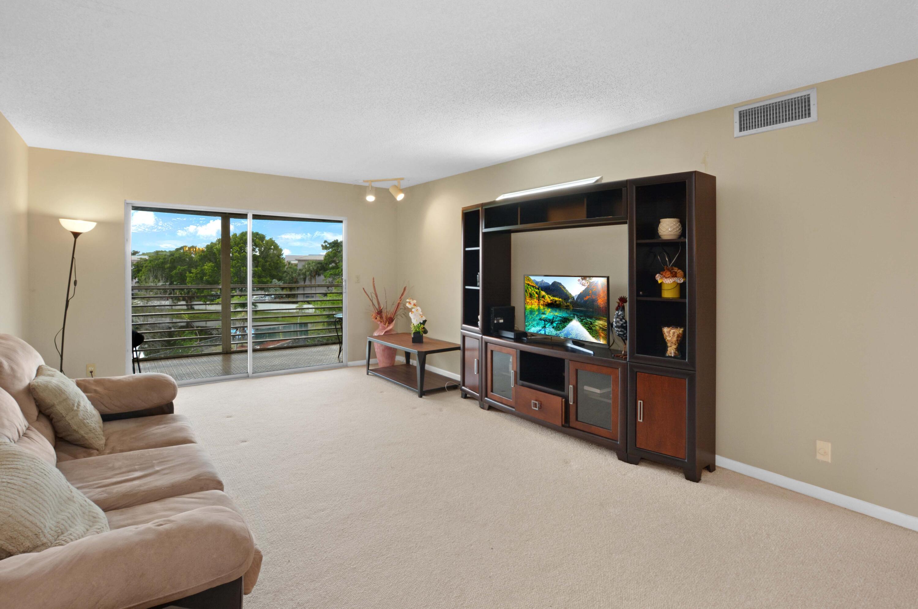 LUCAYA VILLAGE 2-E CONDO - Residential Lease