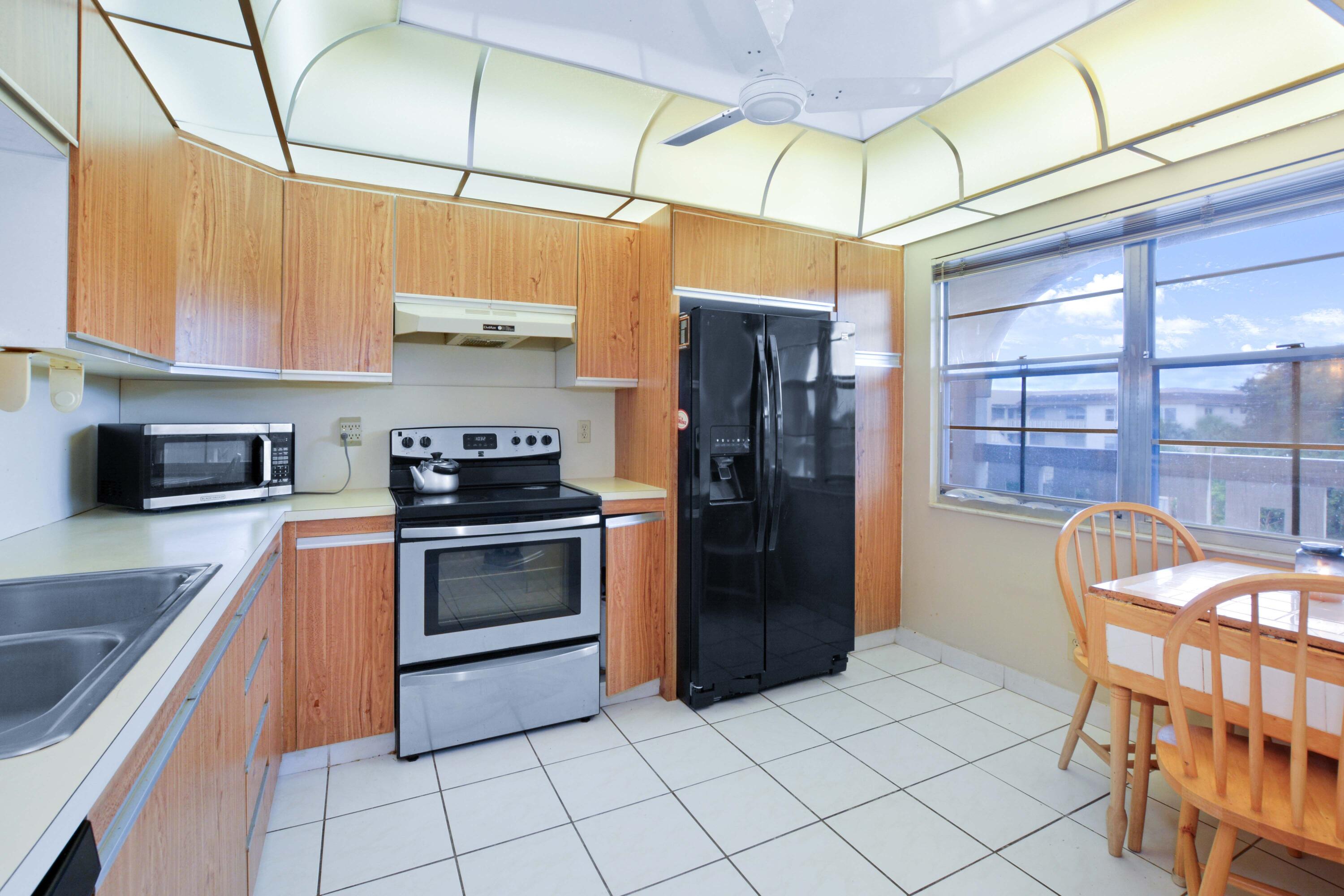 LUCAYA VILLAGE 2-E CONDO - Residential Lease