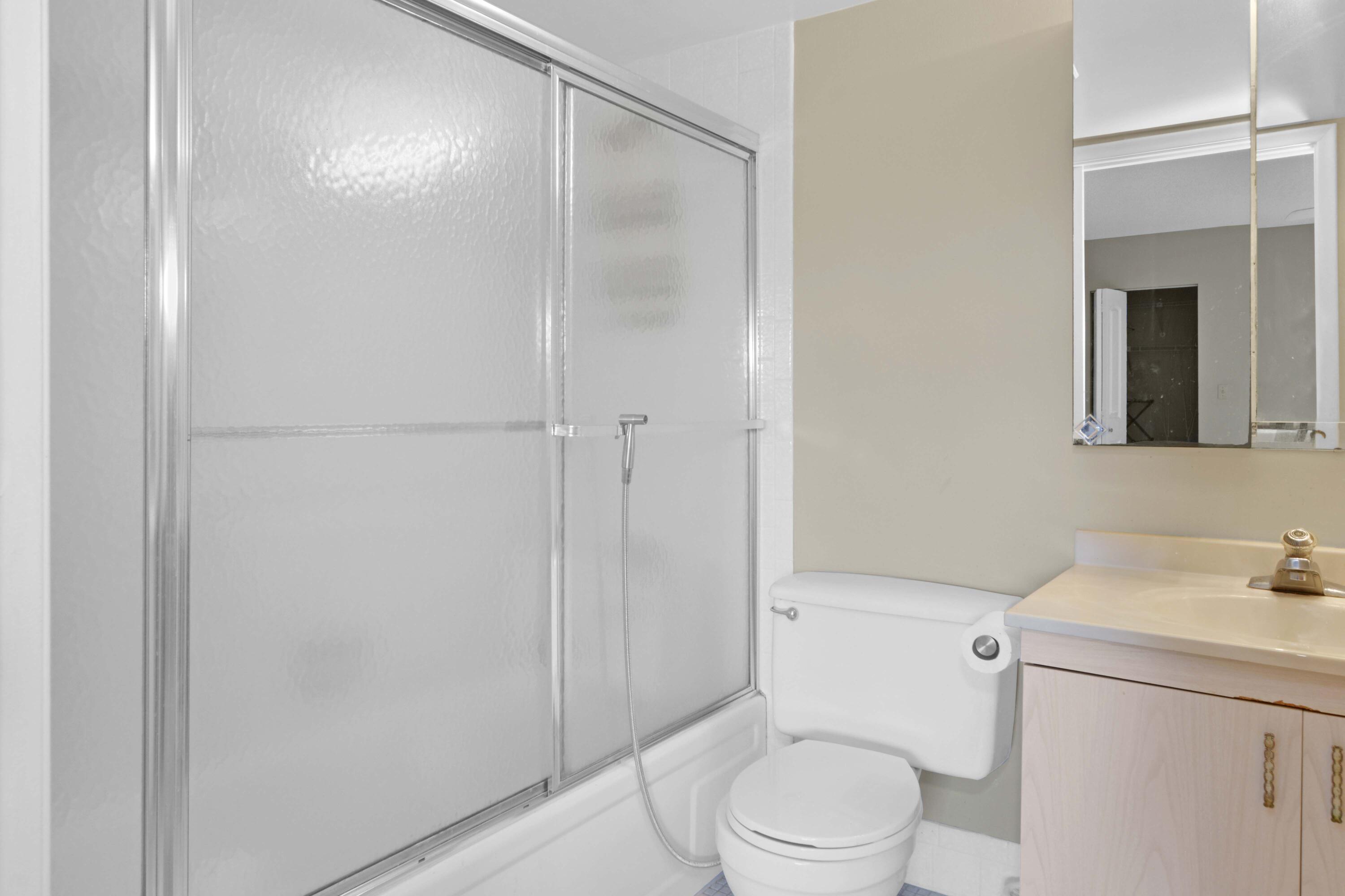 LUCAYA VILLAGE 2-E CONDO - Residential Lease