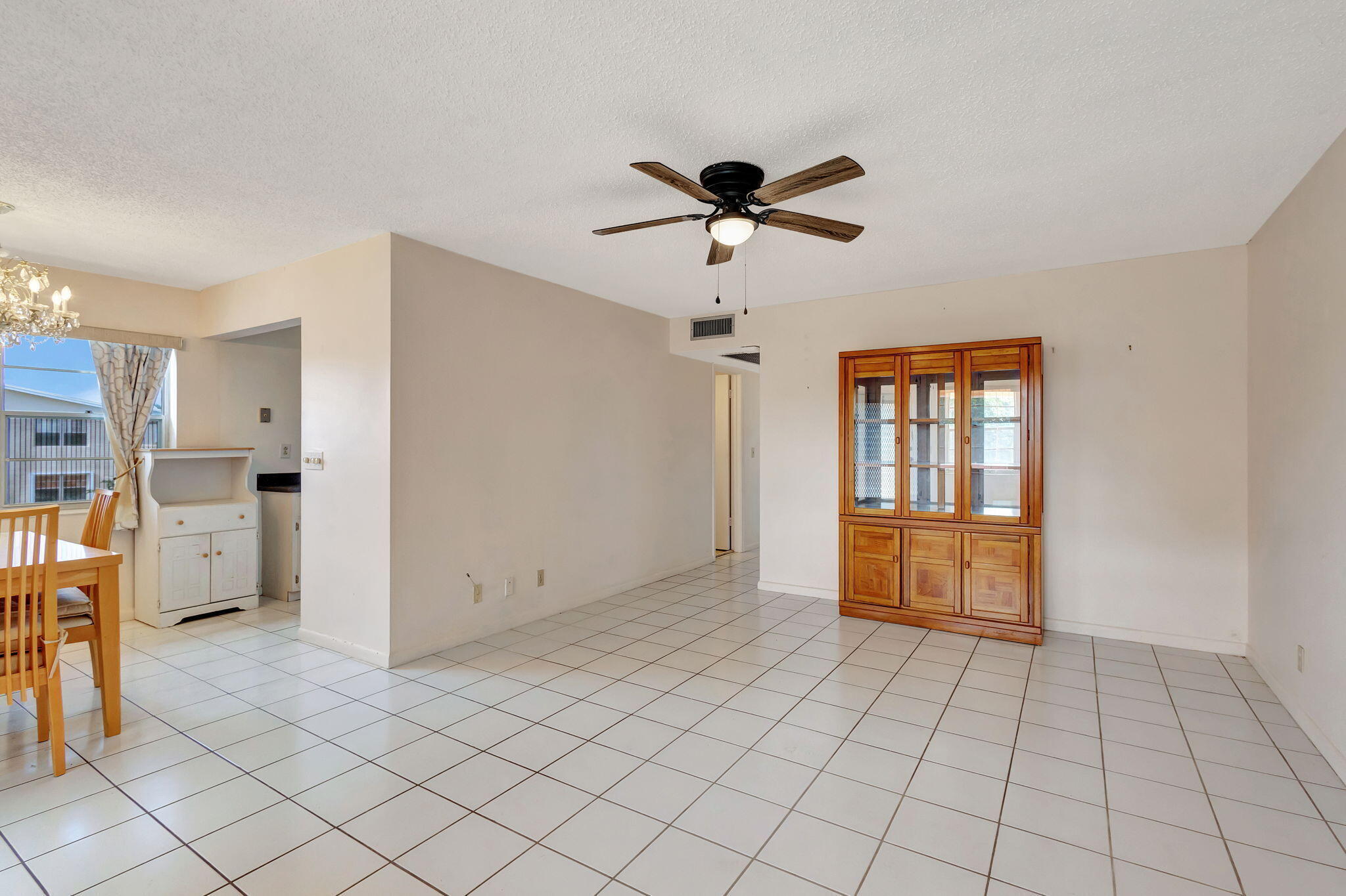 SHEFFIELD CONDOS A TO Q - Residential Lease