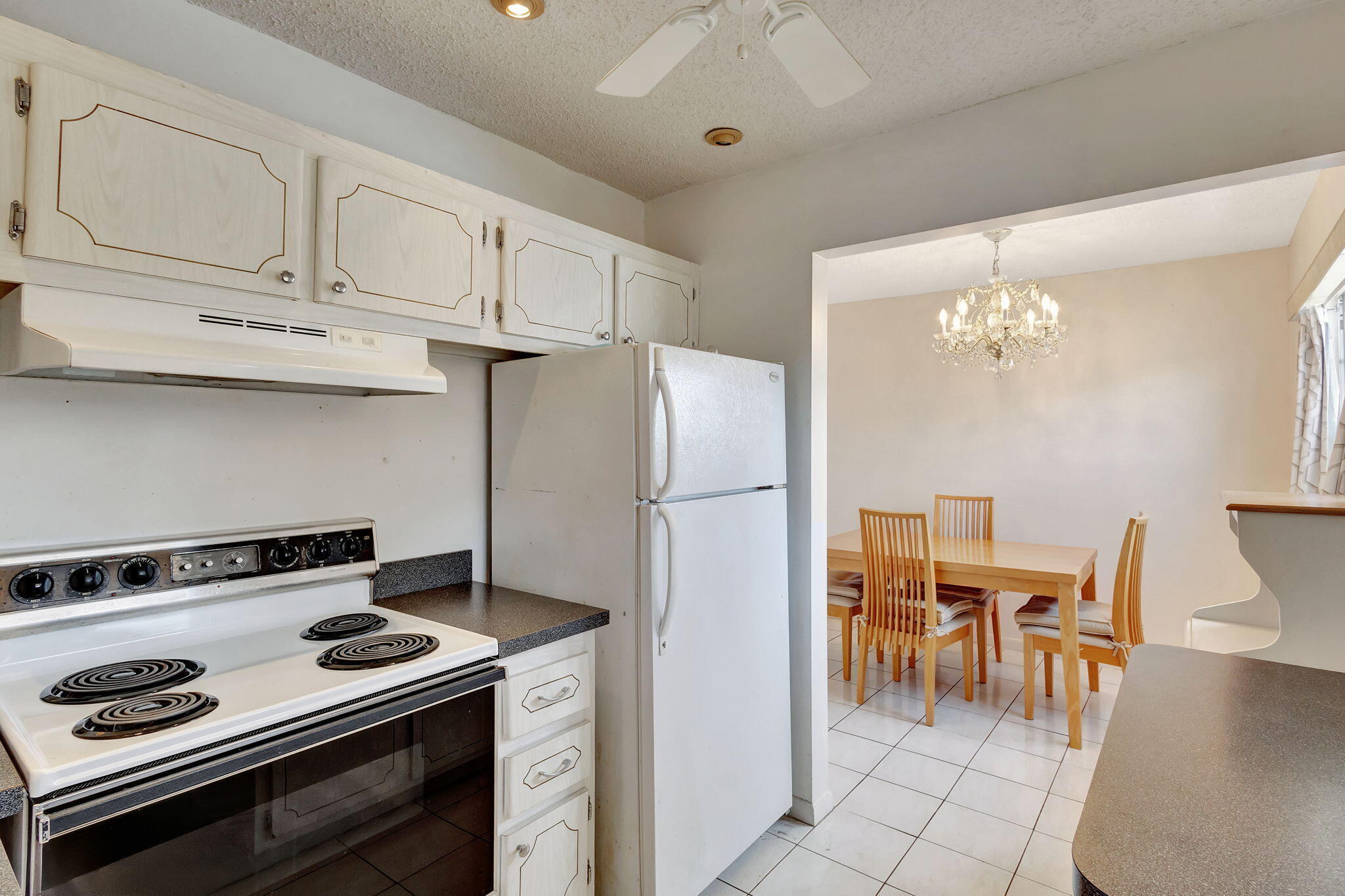 SHEFFIELD CONDOS A TO Q - Residential Lease