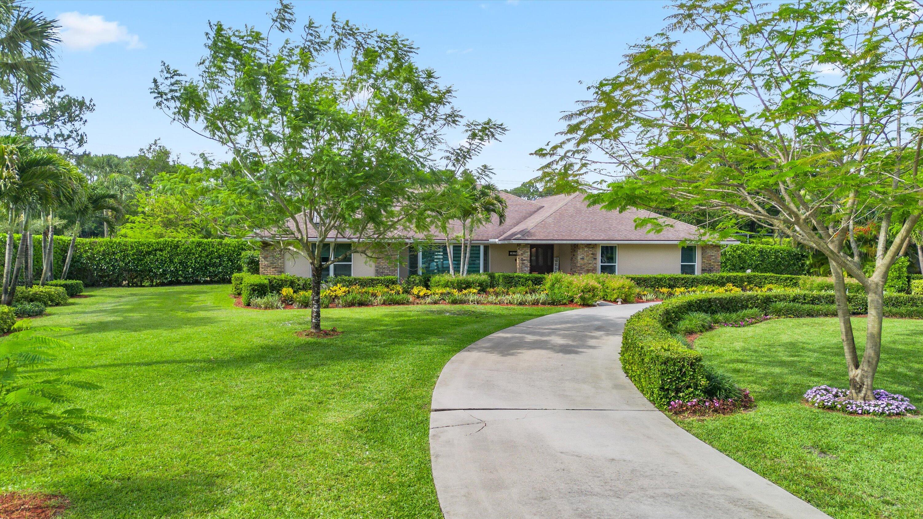 PINEWOOD OF WELLINGTON - Residential