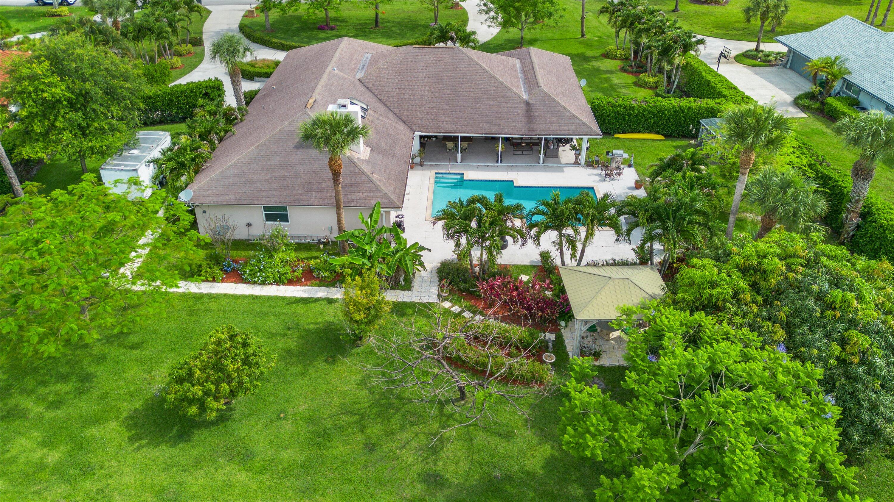 PINEWOOD OF WELLINGTON - Residential