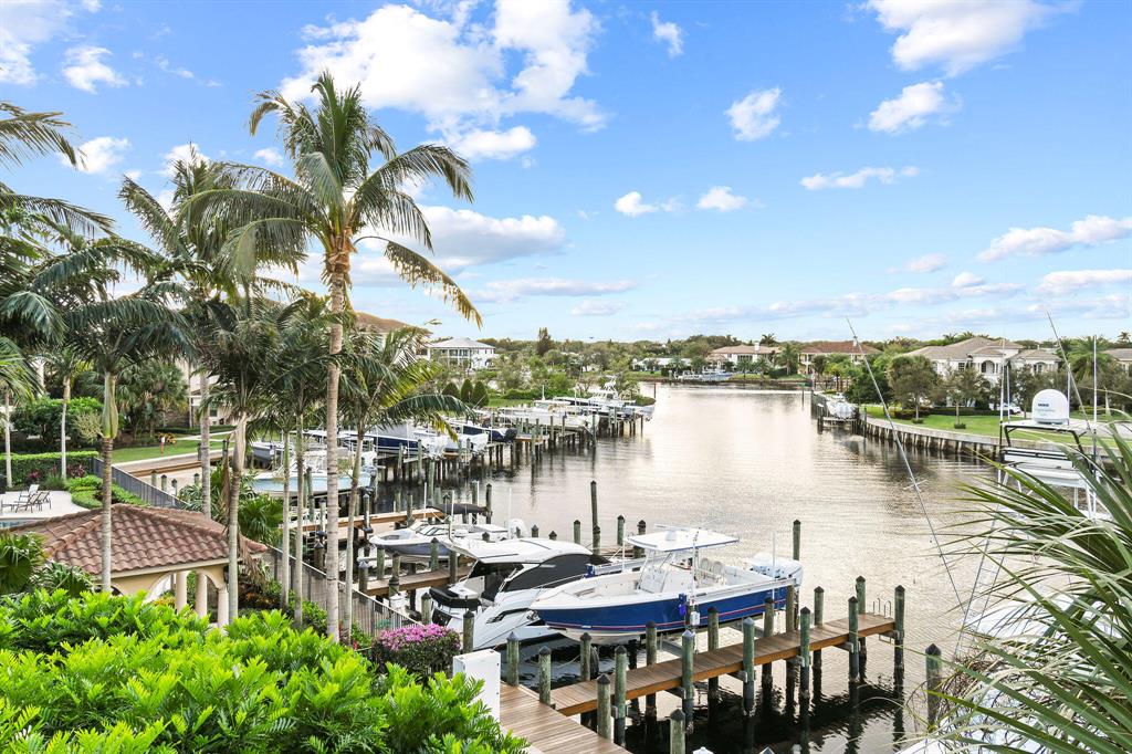 CARRIAGE HOMES AT FRENCHMANS HARBOR CONDO - Residential