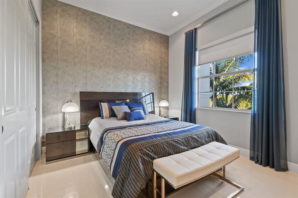 CARRIAGE HOMES AT FRENCHMANS HARBOR CONDO - Residential
