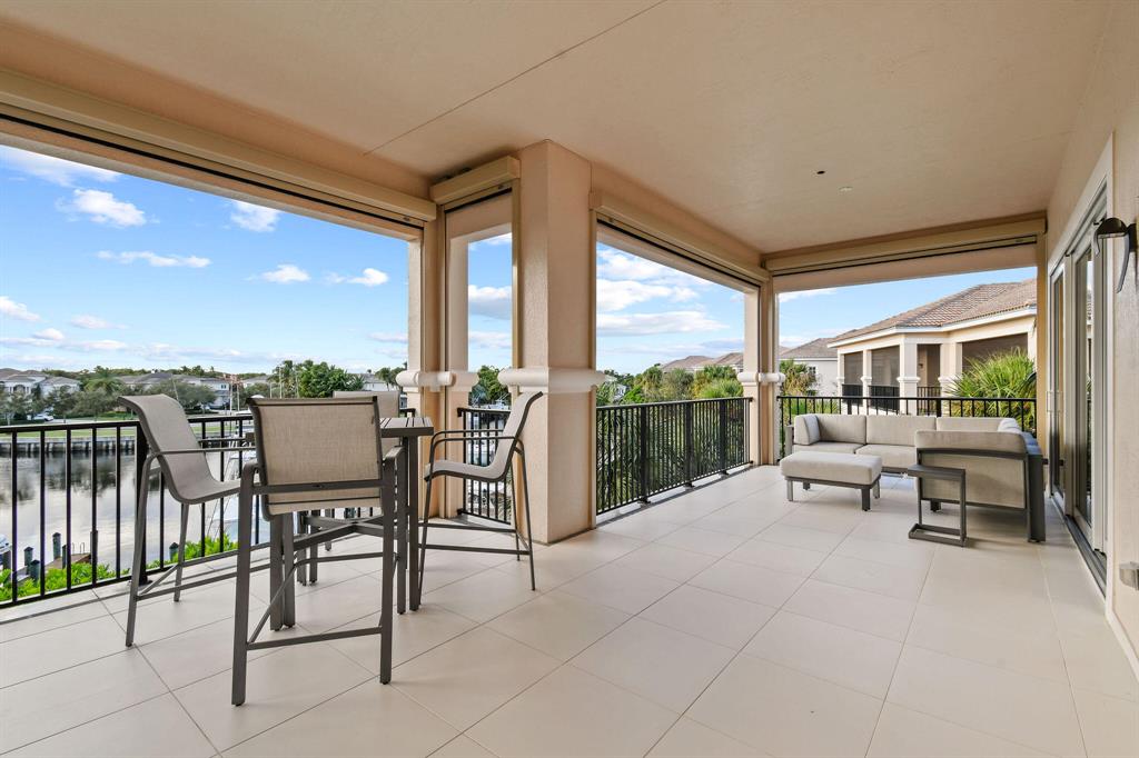 CARRIAGE HOMES AT FRENCHMANS HARBOR CONDO - Residential