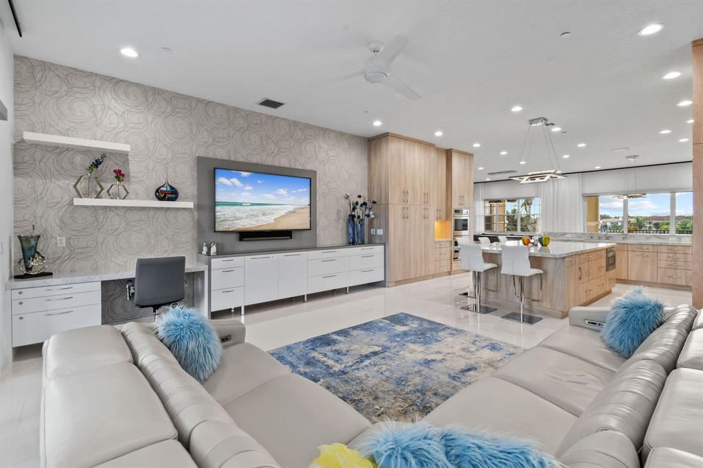 CARRIAGE HOMES AT FRENCHMANS HARBOR CONDO - Residential