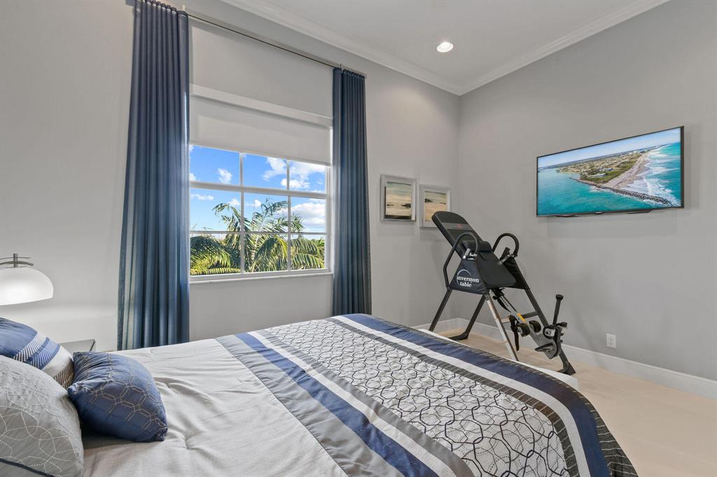 CARRIAGE HOMES AT FRENCHMANS HARBOR CONDO - Residential
