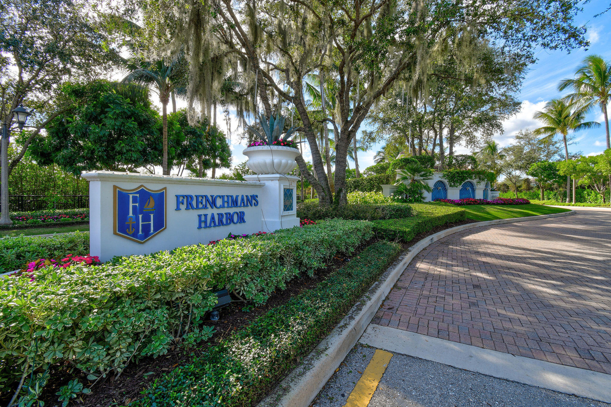 CARRIAGE HOMES AT FRENCHMANS HARBOR CONDO - Residential