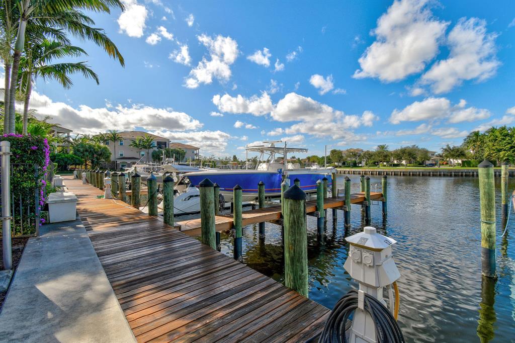 CARRIAGE HOMES AT FRENCHMANS HARBOR CONDO - Residential