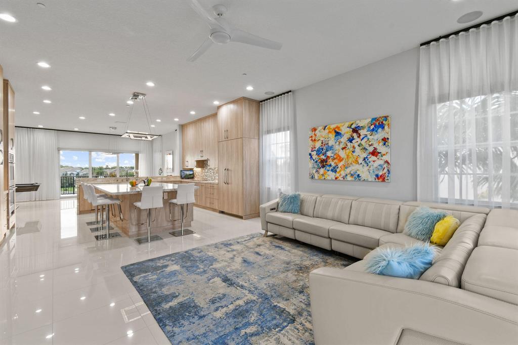 CARRIAGE HOMES AT FRENCHMANS HARBOR CONDO - Residential