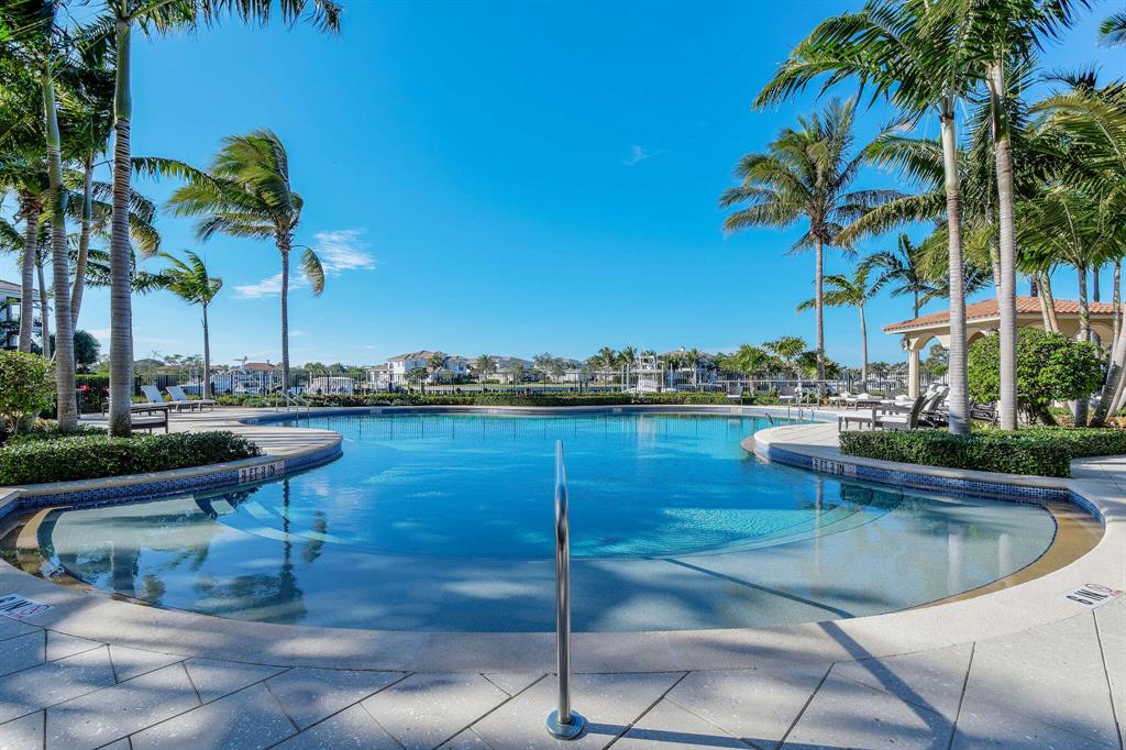 CARRIAGE HOMES AT FRENCHMANS HARBOR CONDO - Residential