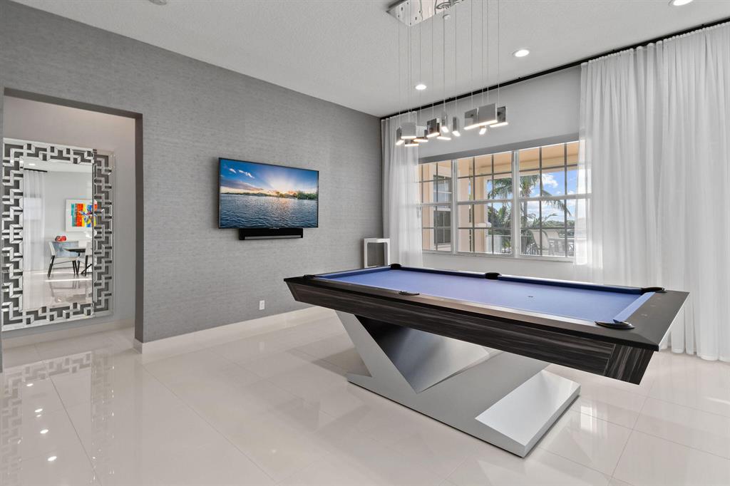 CARRIAGE HOMES AT FRENCHMANS HARBOR CONDO - Residential