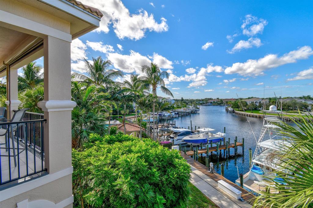 CARRIAGE HOMES AT FRENCHMANS HARBOR CONDO - Residential